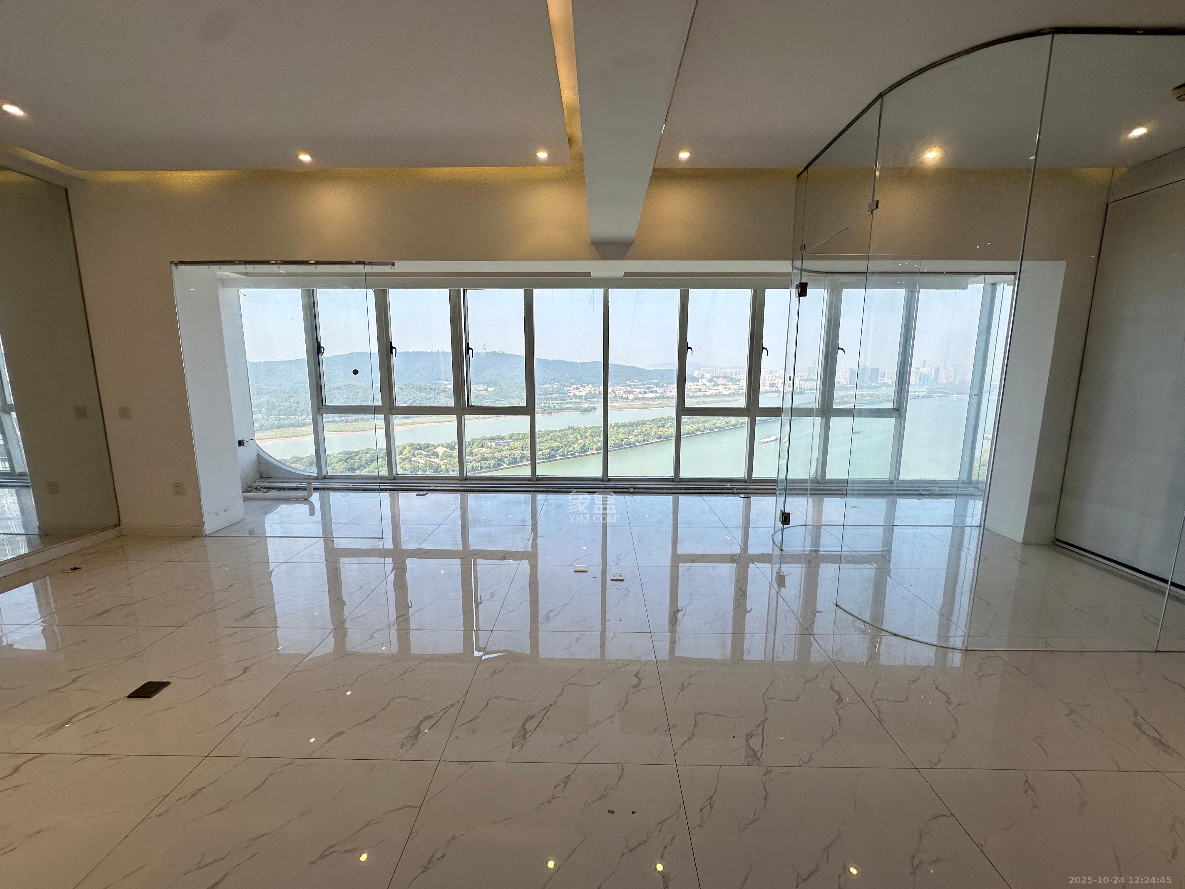 保利国际广场  1室1厅1卫    9000.0元/月室内图