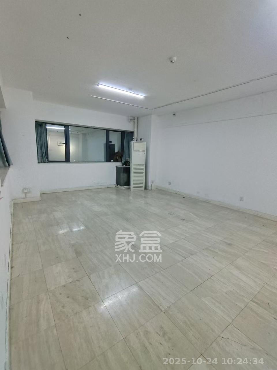 湘域中央  1室1厅1卫    3500.0元/月