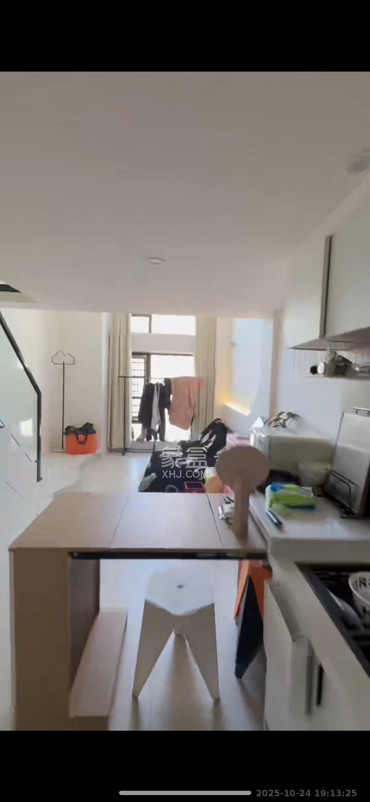 卓越江岸  1室1厅1卫    2300.0元/月室内图