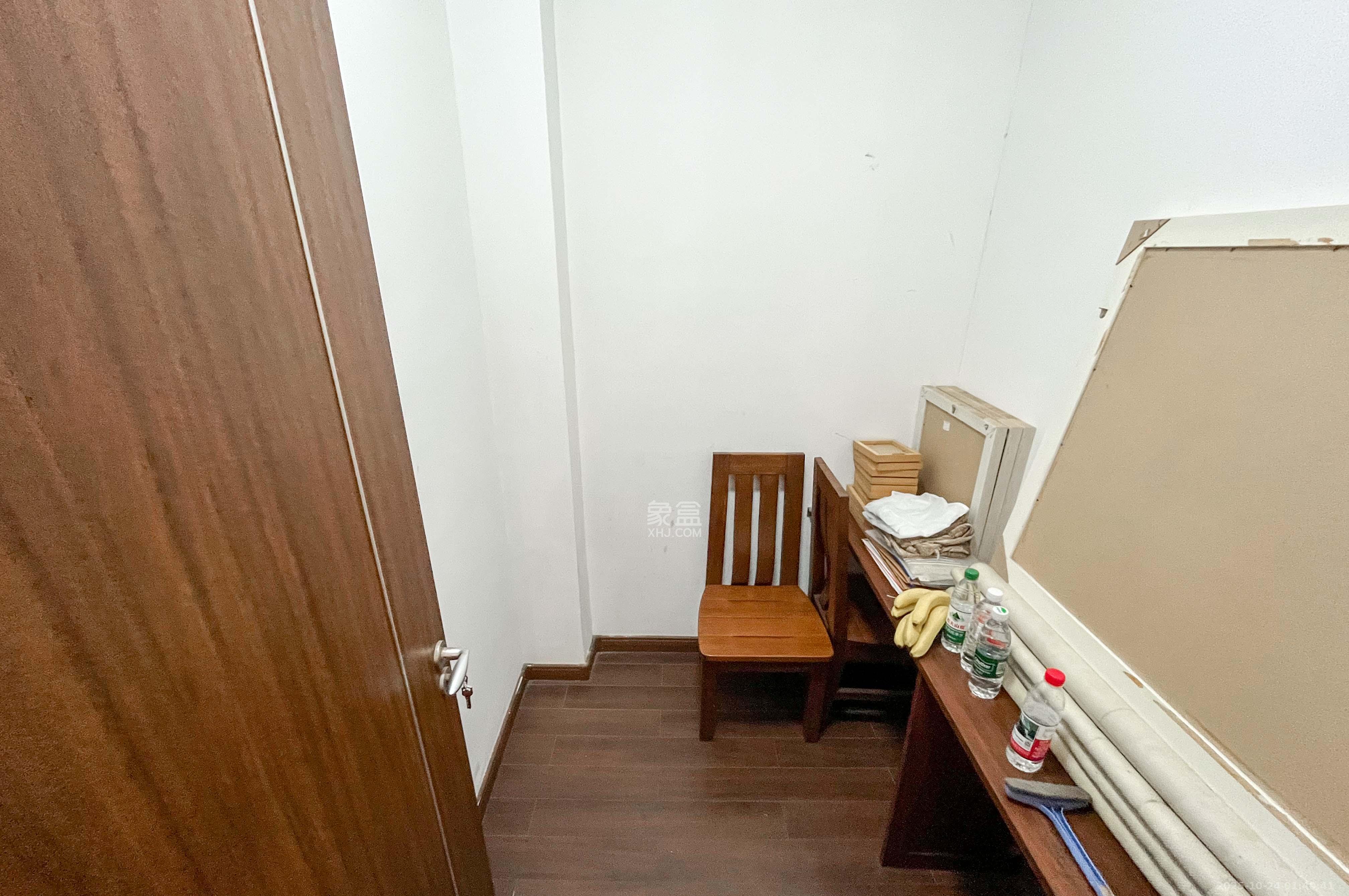 万科里梅溪郡 4室2厅1卫 242.0万 万科里梅溪郡 4室2厅1卫 242.0万其他