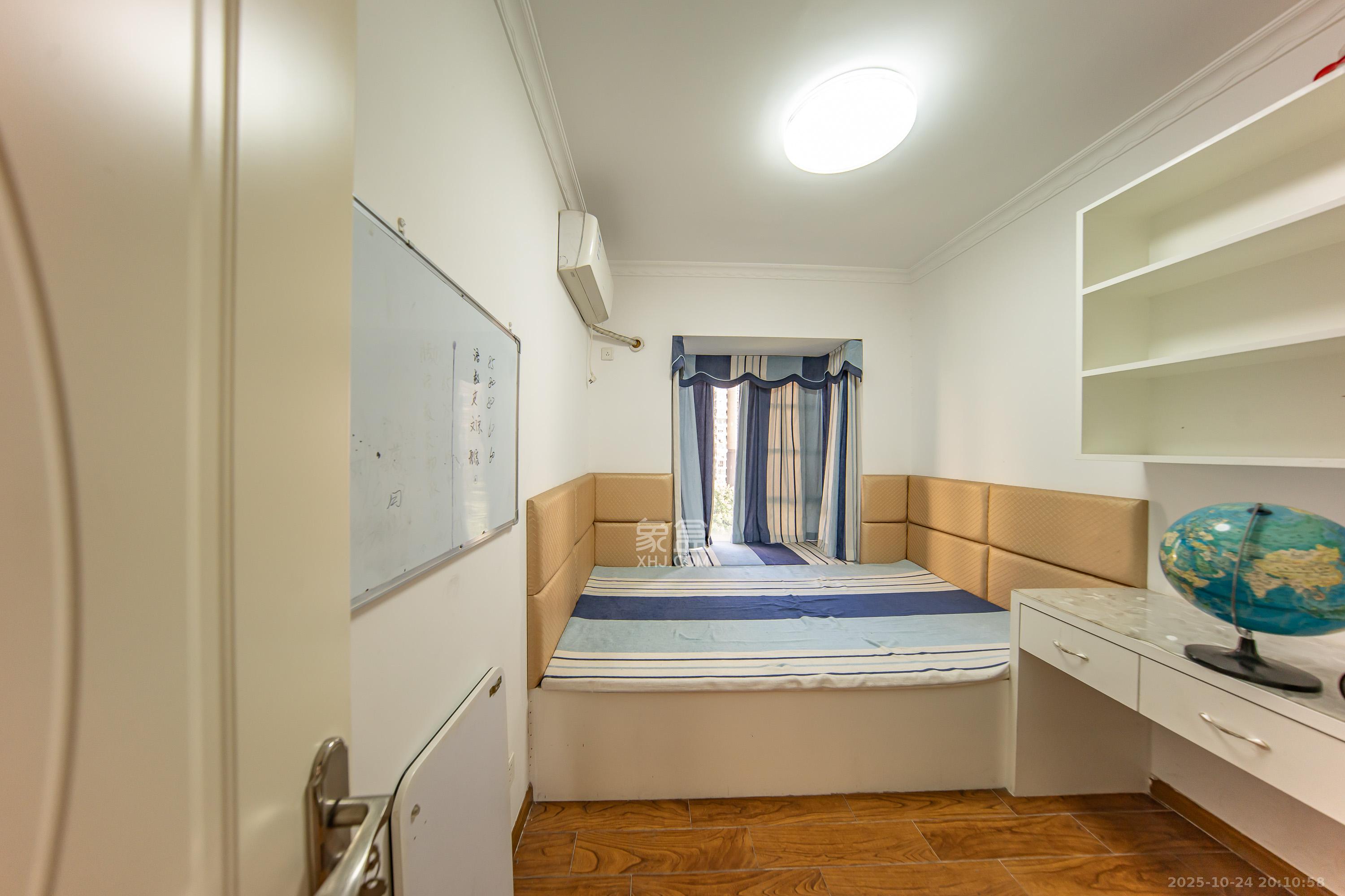 江山帝景哈佛  3室2厅2卫    128.0万卧室