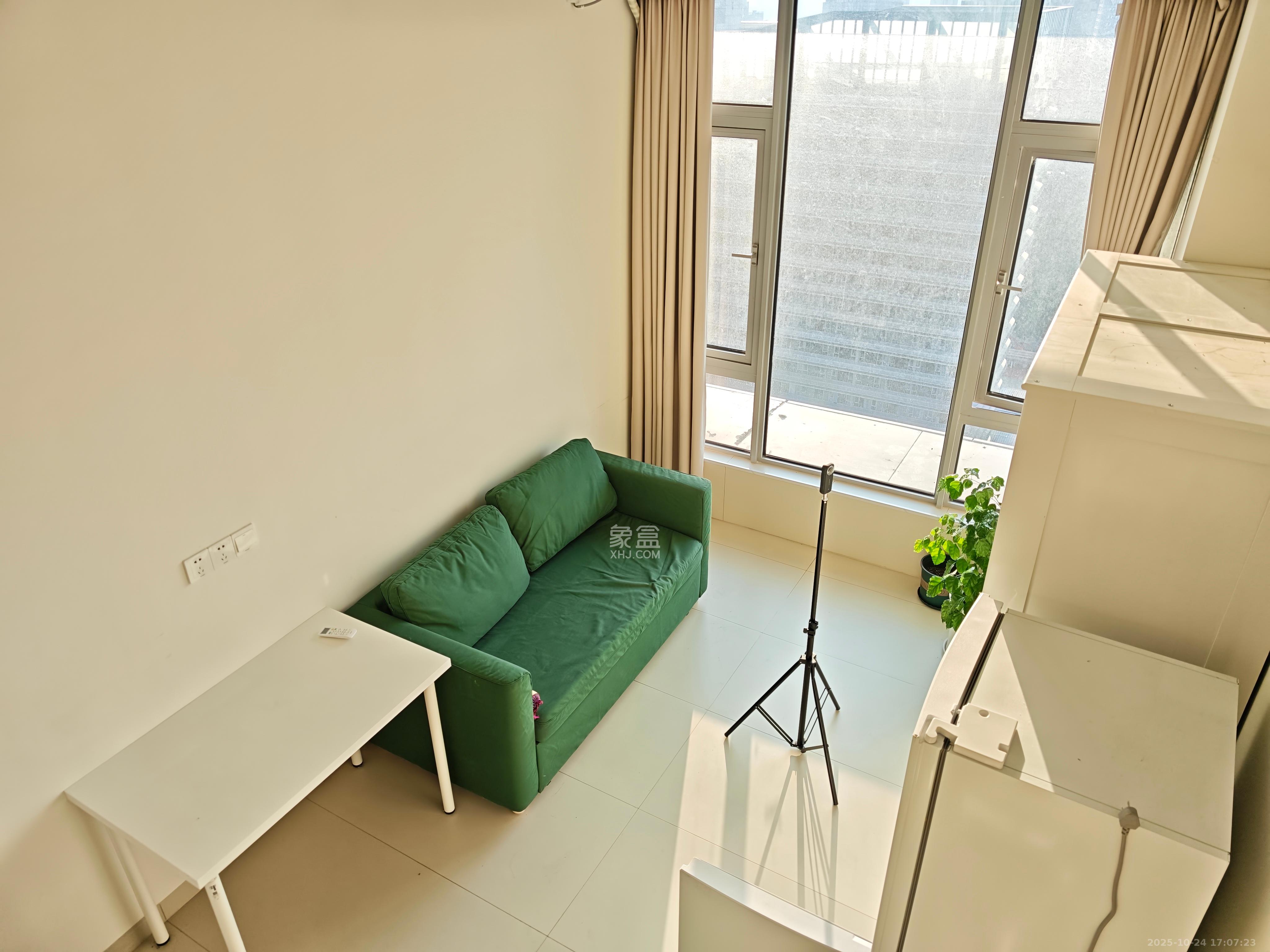 保利天禧EF区  1室0厅0卫    1600.0元/月 保利天禧EF区  1室0厅0卫    1600.0元/月室内图