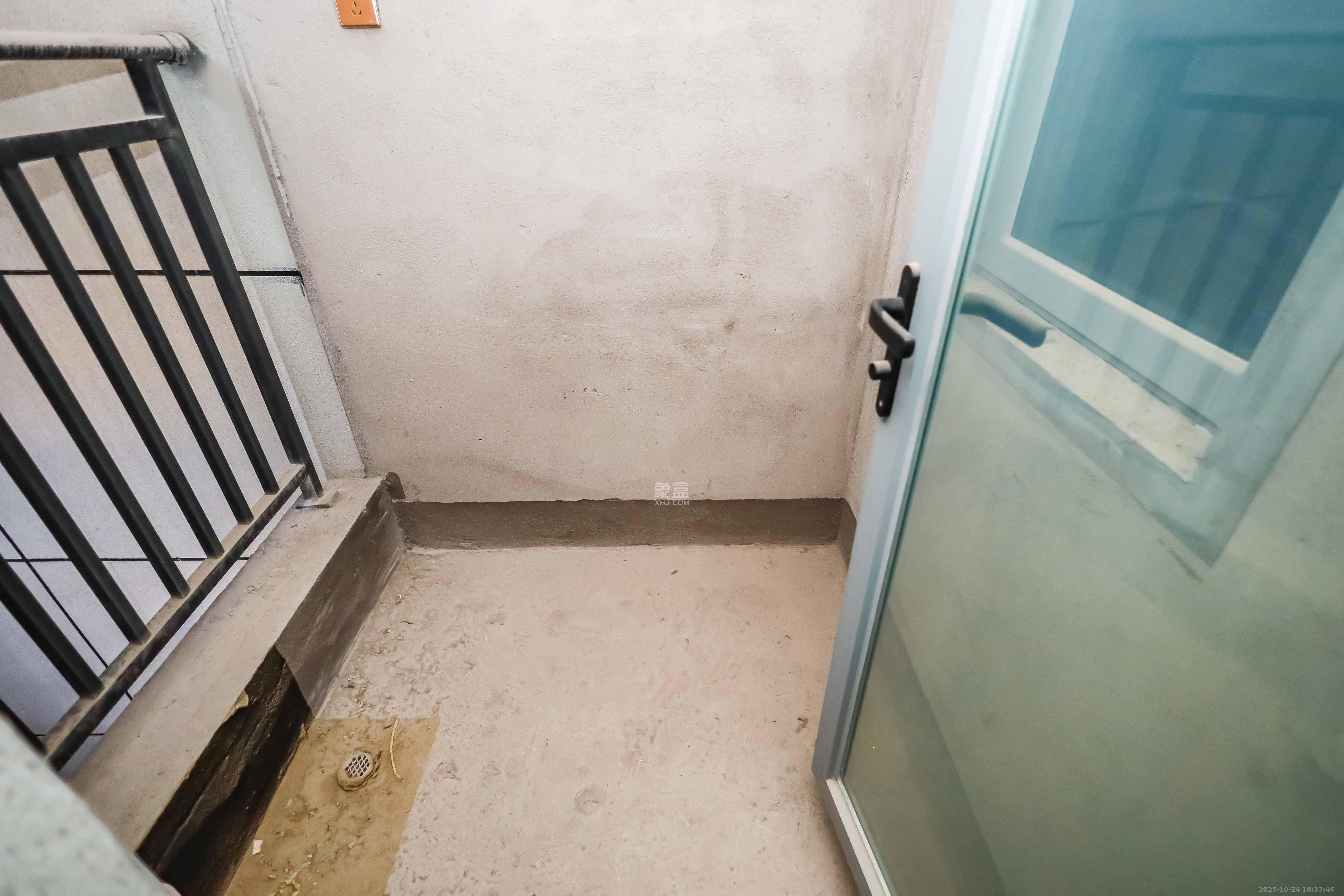 潇湘奥林匹克花园  3室2厅1卫    88.0万阳台