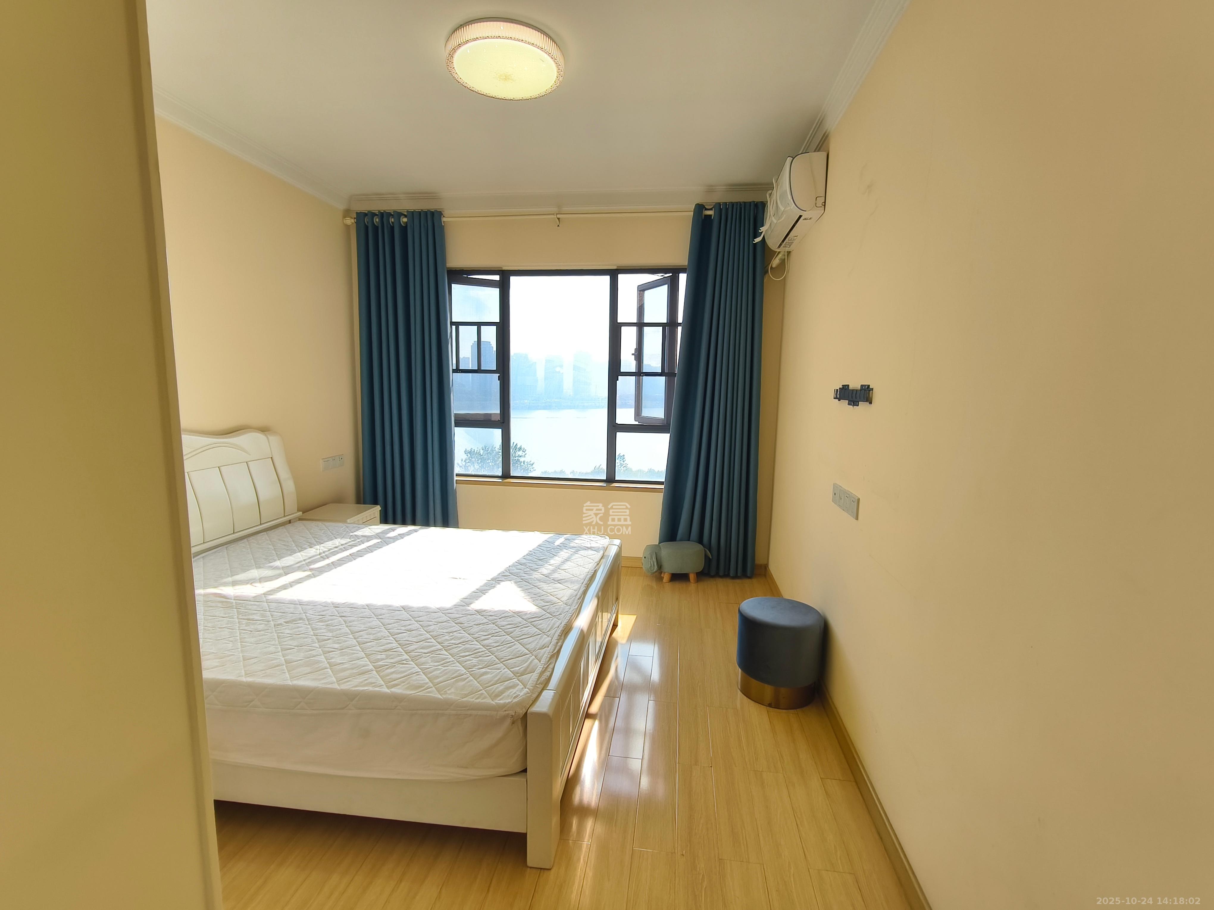 兰亭湾畔 4室2厅2卫 4000.0元/月 兰亭湾畔 4室2厅2卫 4000.0元/月室内图