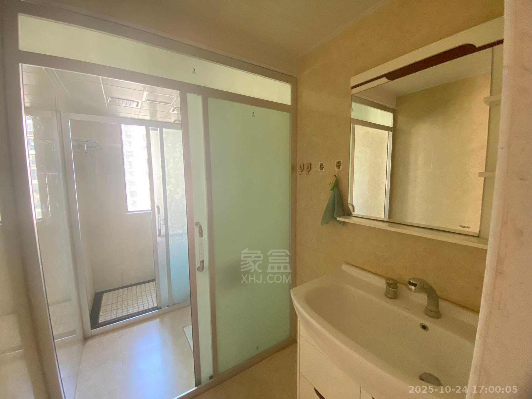 田心公馆  3室2厅2卫    2000.0元/月