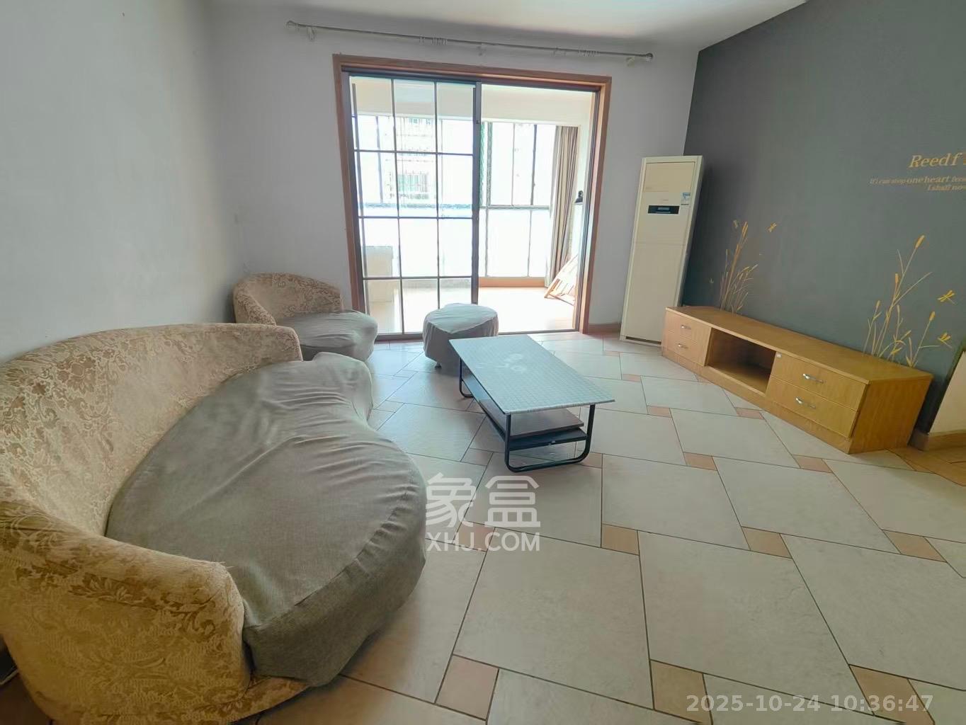 麓谷加州阳光  2室2厅1卫    2100.0元/月室内图