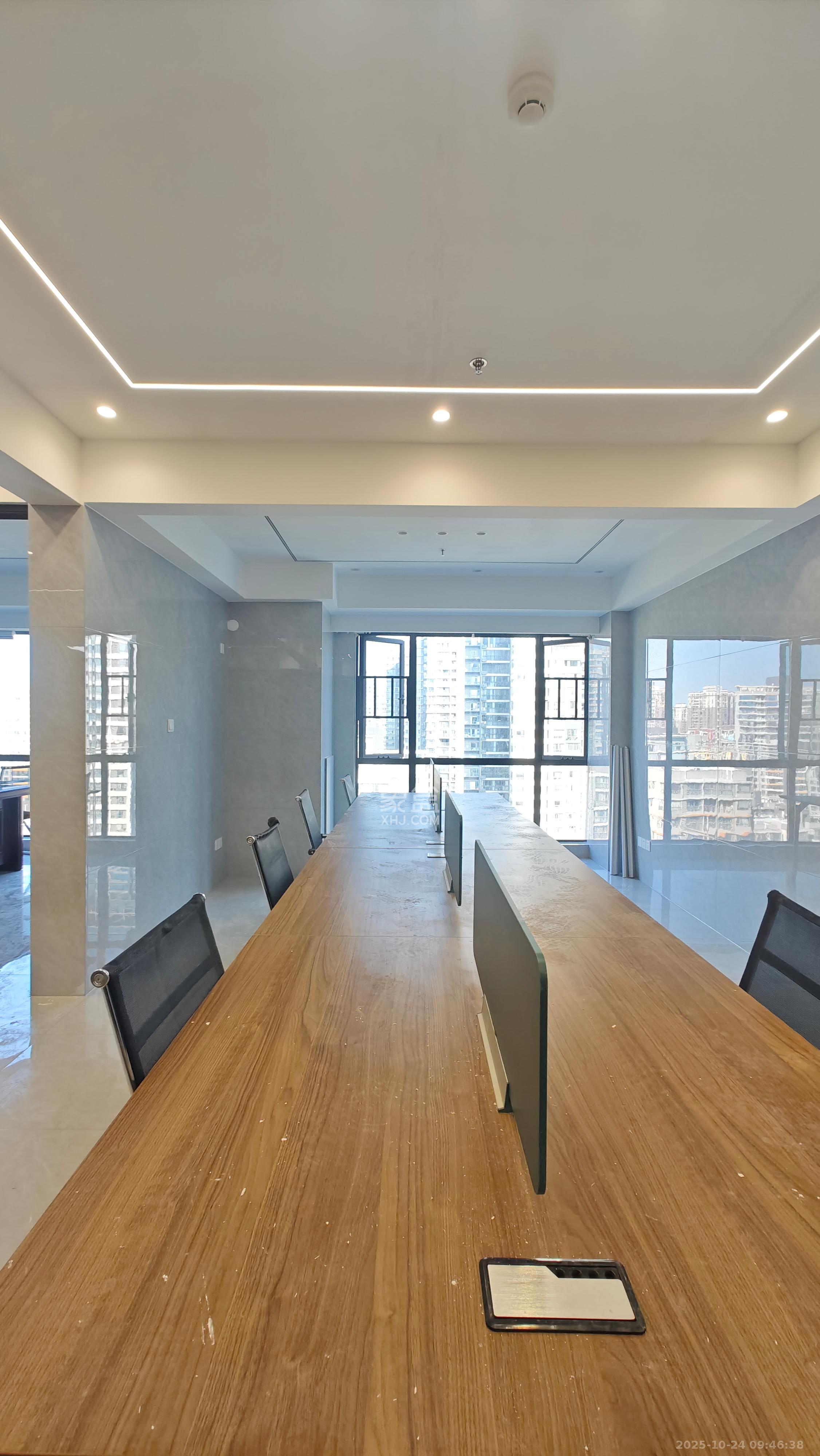 星沙算中心  1室1厅1卫    3800.0元/月