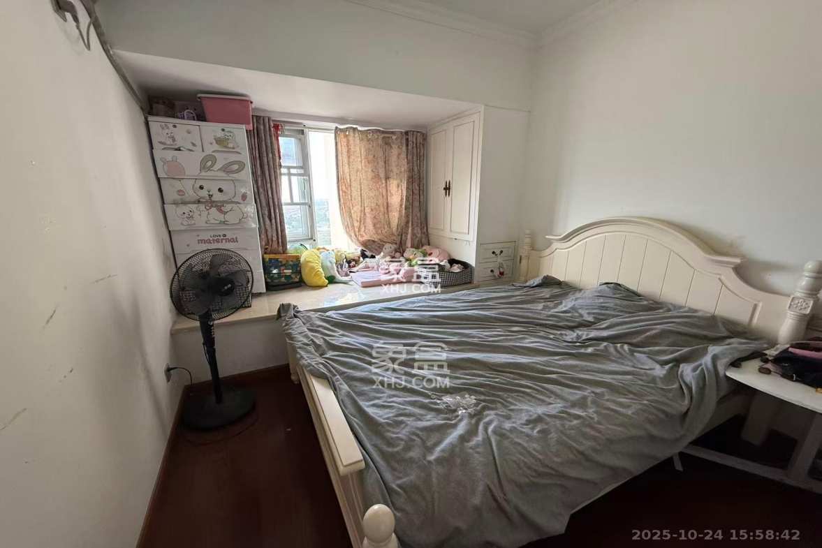 万国城(当代满庭春MOMA)三期  3室2厅2卫    2600.0元/月 万国城(当代满庭春MOMA)三期  3室2厅2卫    2600.0元/月室内图