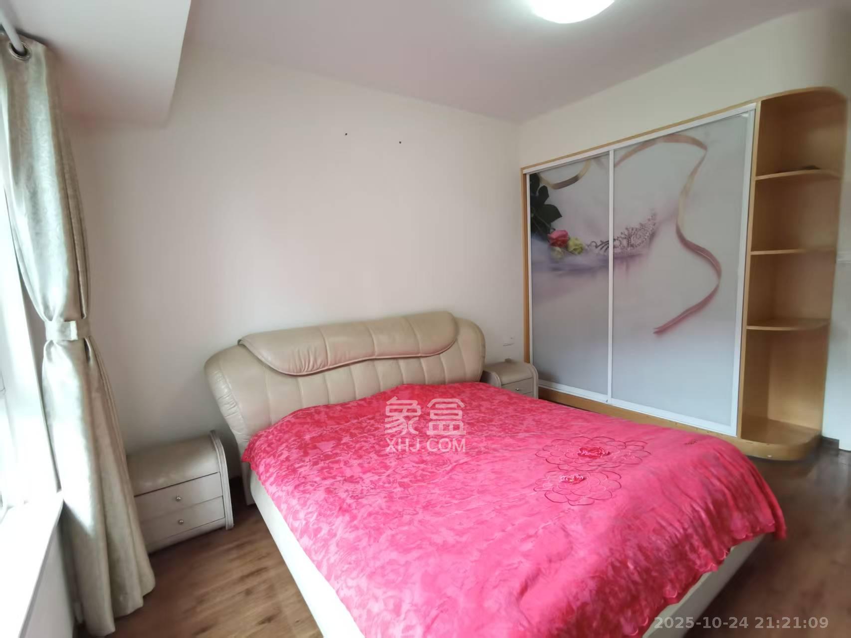 山水湾 3室2厅1卫 1600.0元/月 山水湾 3室2厅1卫 1600.0元/月室内图