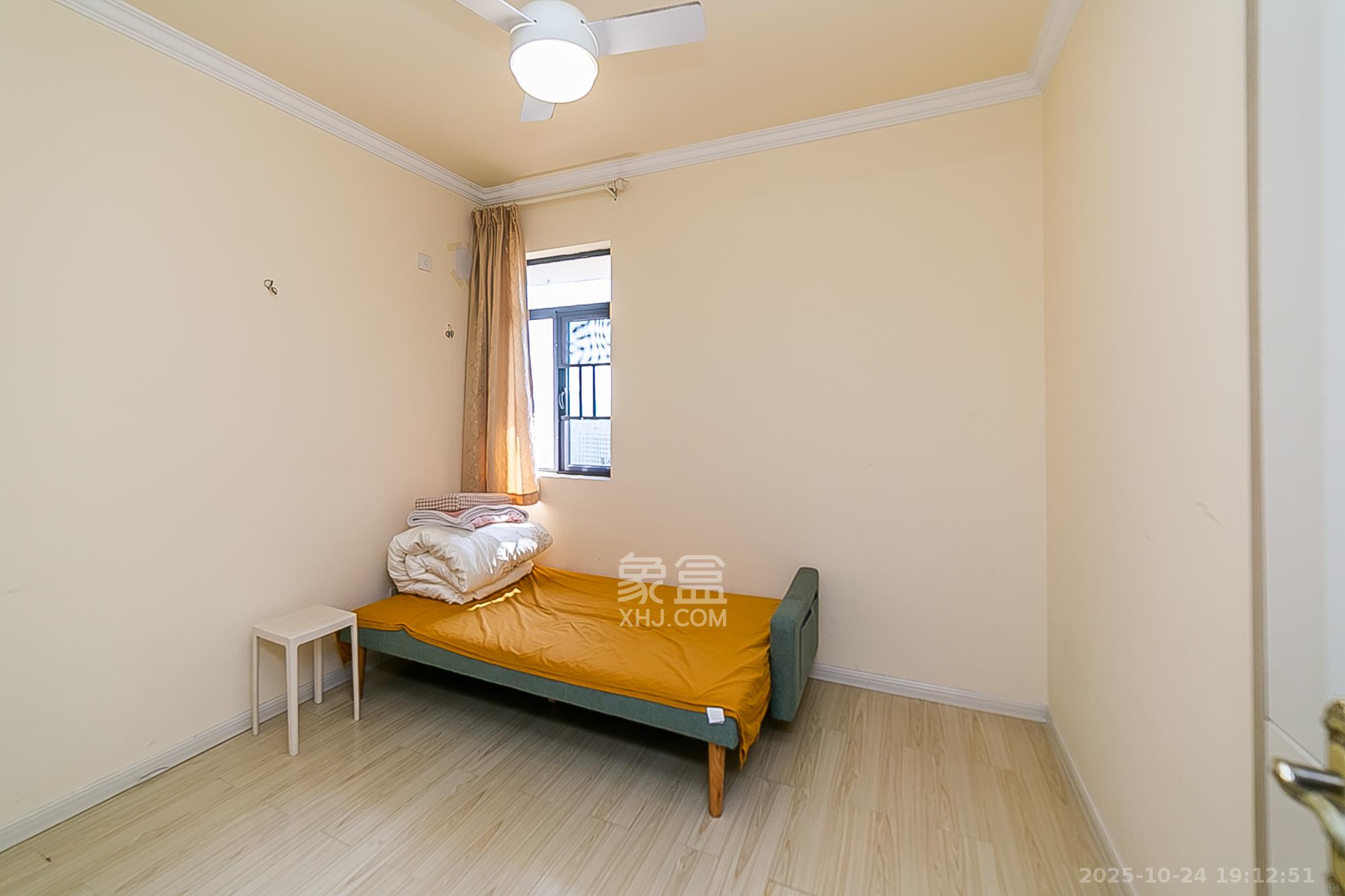 剑桥名门  2室2厅1卫    70.0万卧室