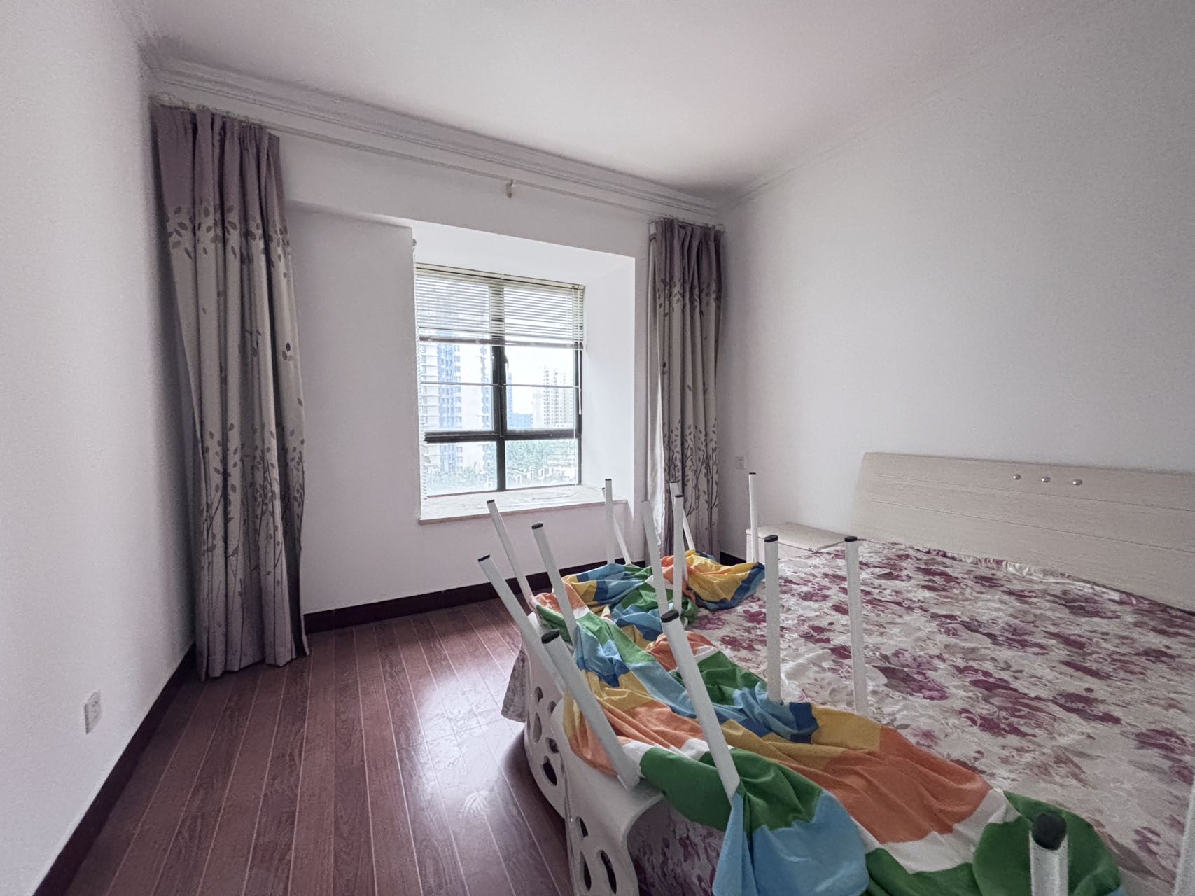 西海瑞园  3室2厅1卫    110.0万室内图