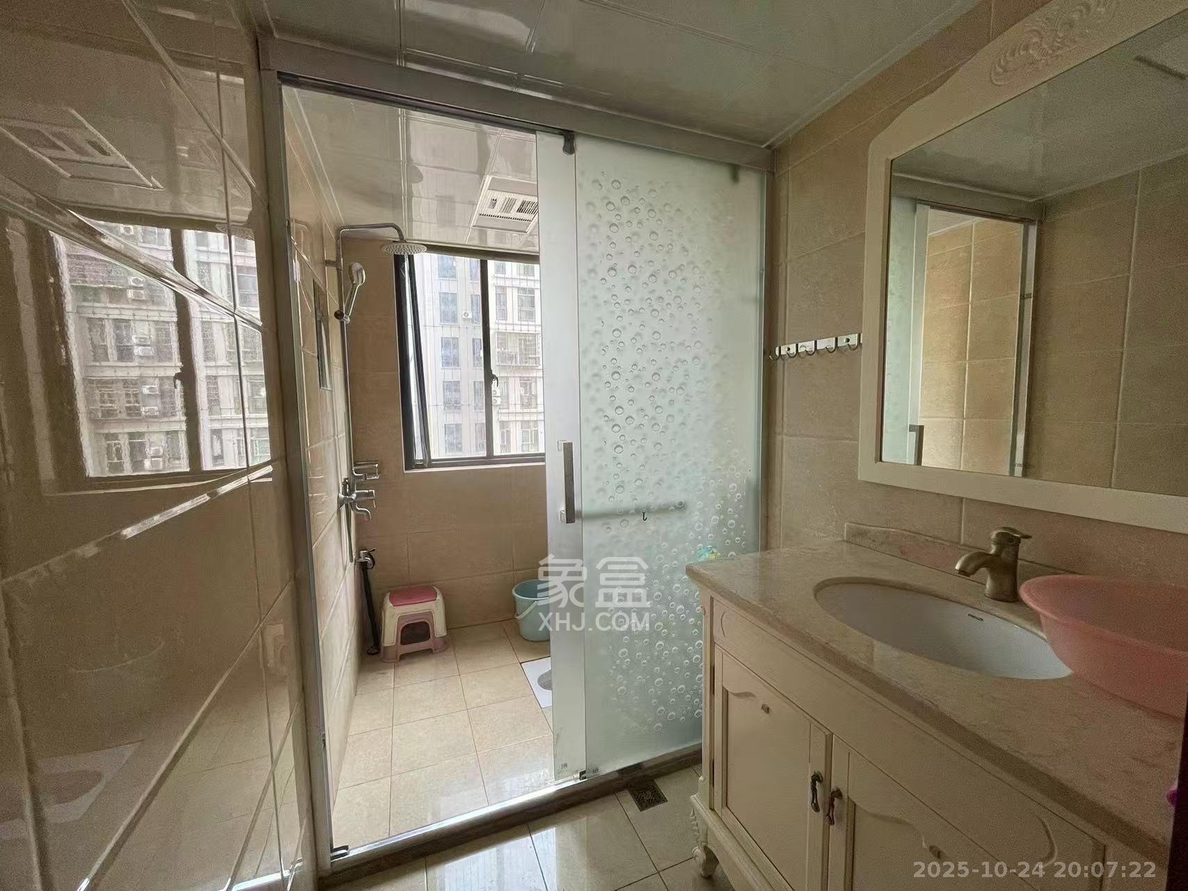 湖湾世景  1室1厅1卫    2700.0元/月 湖湾世景  1室1厅1卫    2700.0元/月室内图