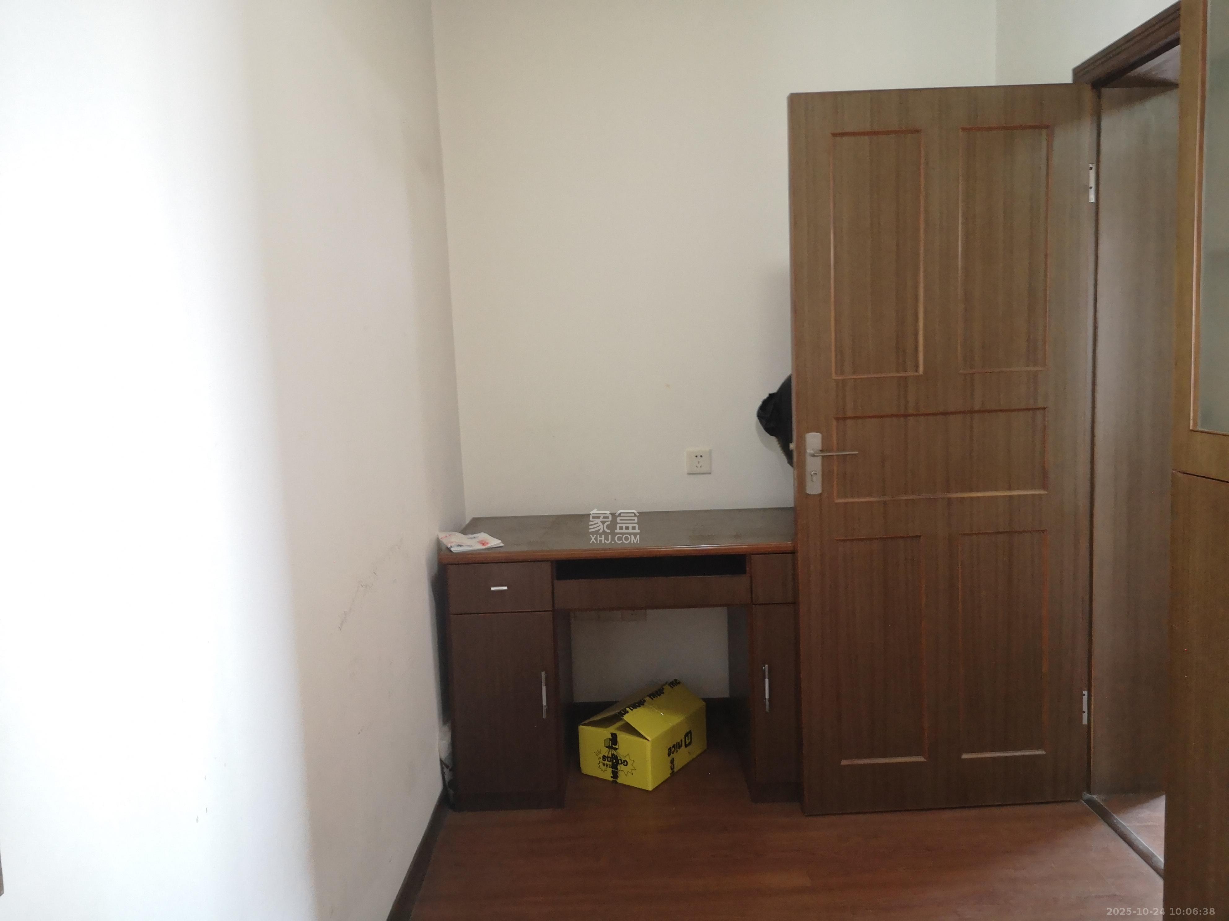 沁园春  3室2厅2卫    2700.0元/月 沁园春  3室2厅2卫    2700.0元/月室内图