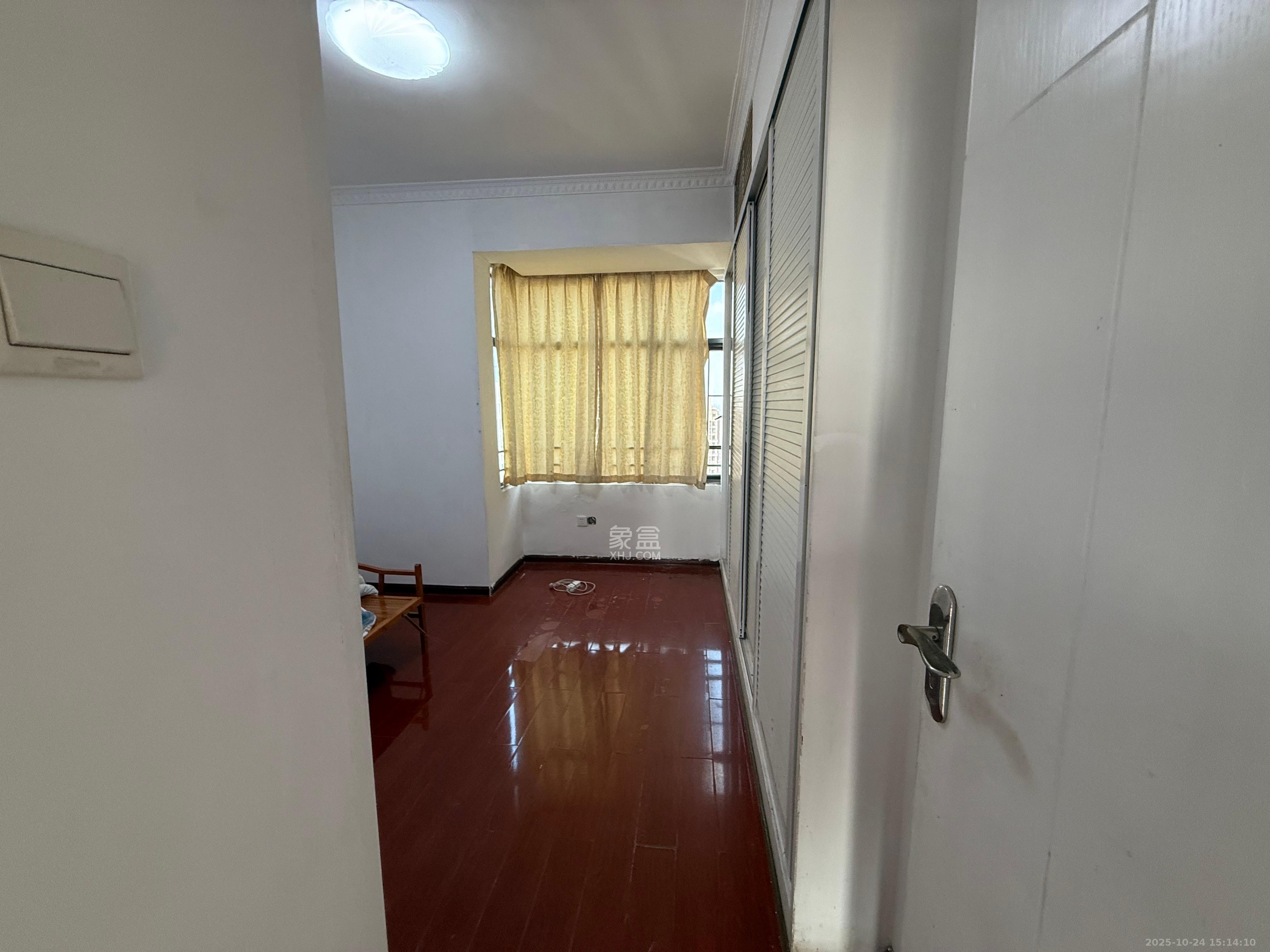 尚城  3室2厅2卫    2100.0元/月室内图