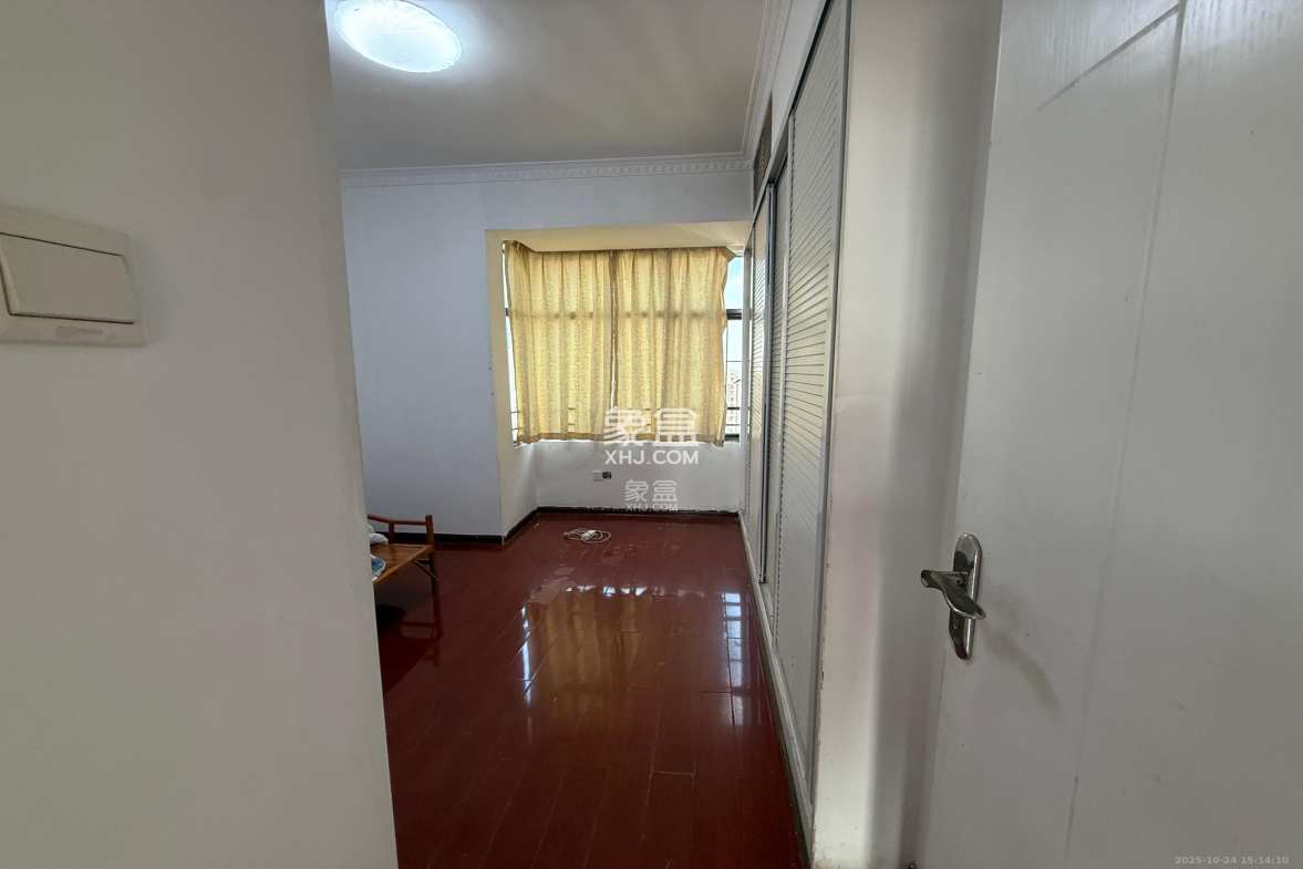 尚城  3室2厅2卫    2100.0元/月 尚城  3室2厅2卫    2100.0元/月室内图