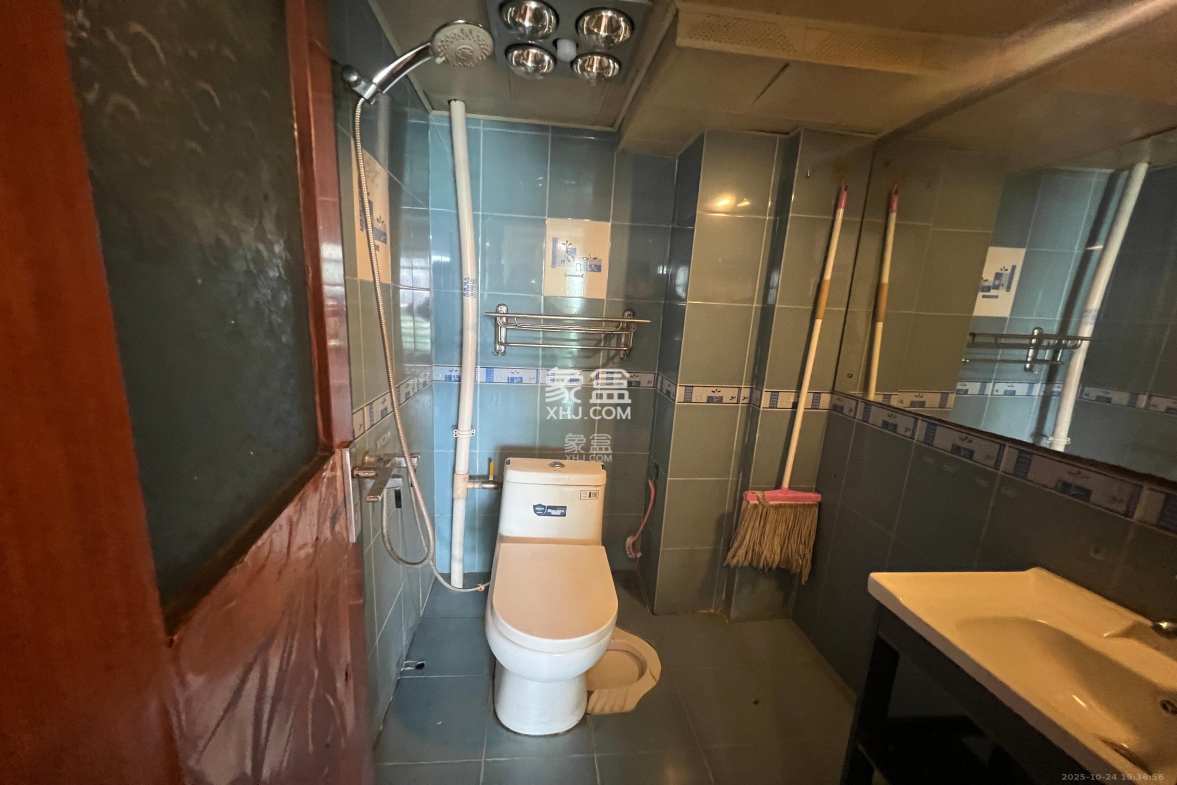 都市先锋 2室1厅1卫 1800.0元/月 都市先锋 2室1厅1卫 1800.0元/月室内图