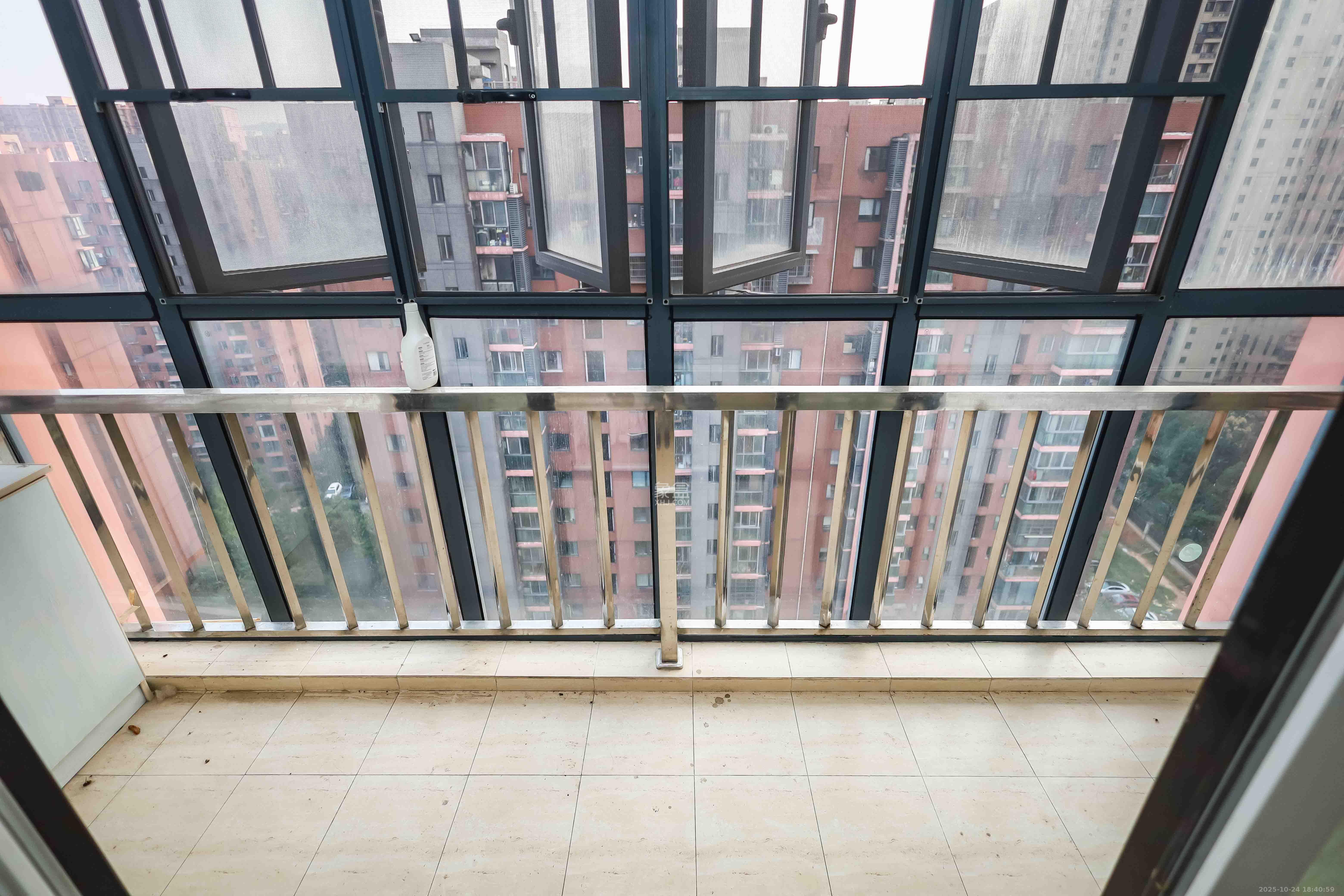 联美品格  3室2厅2卫    74.8万阳台