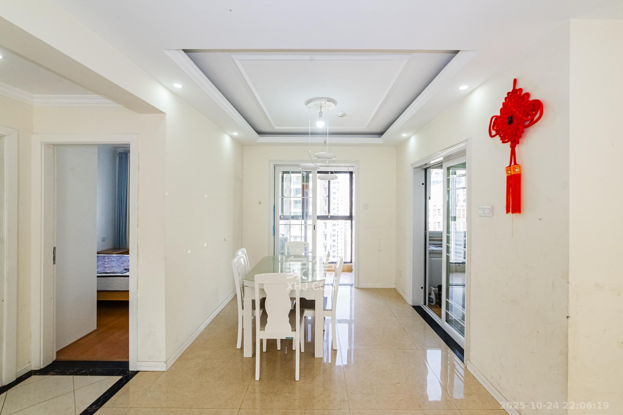 北辰三角洲E6区  4室2厅1卫    195.0万 北辰三角洲E6区  4室2厅1卫    195.0万客厅