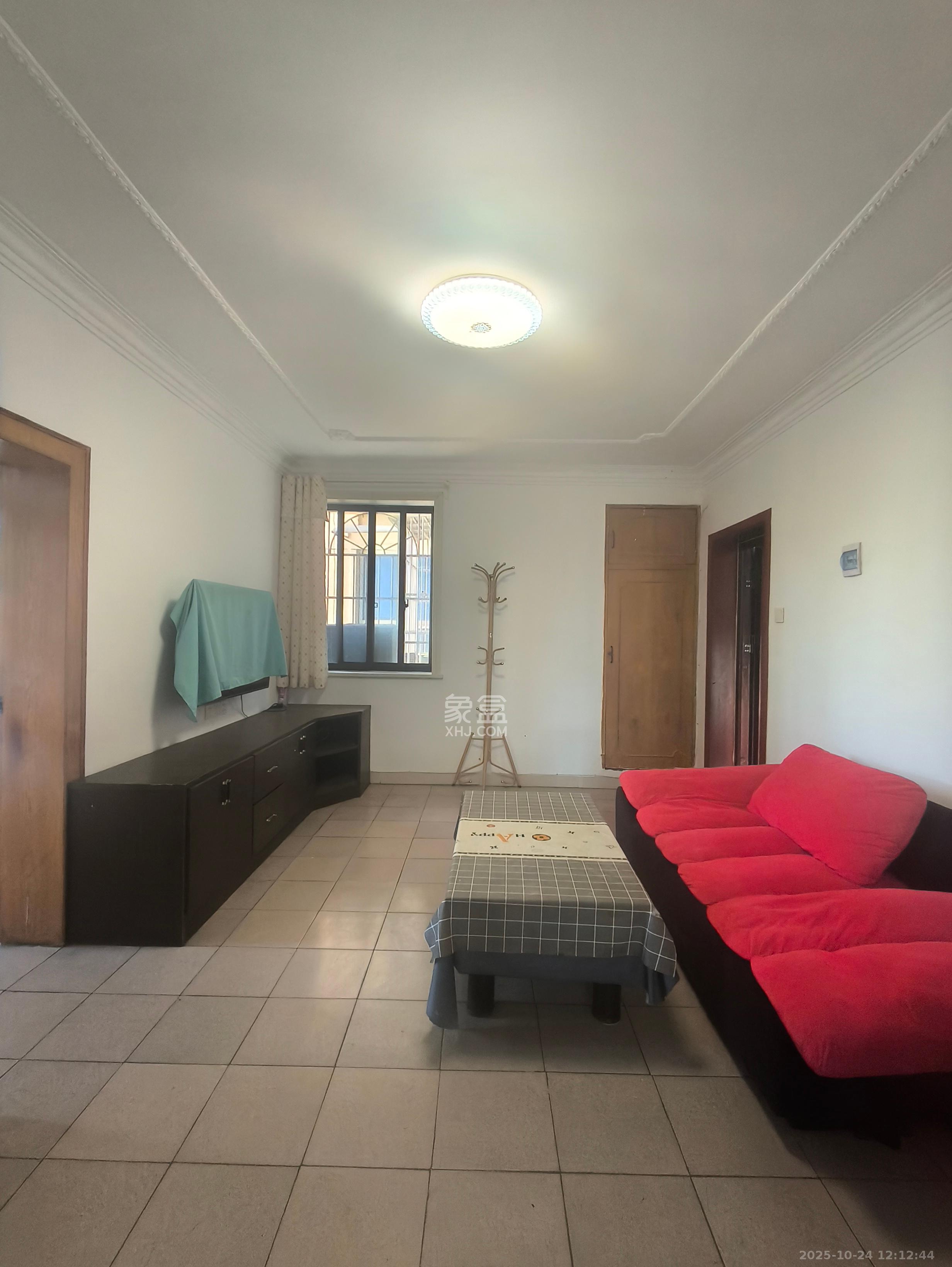 公交园小区(公交新村)  1室0厅0卫    1700.0元/月 公交园小区(公交新村)  1室0厅0卫    1700.0元/月室内图