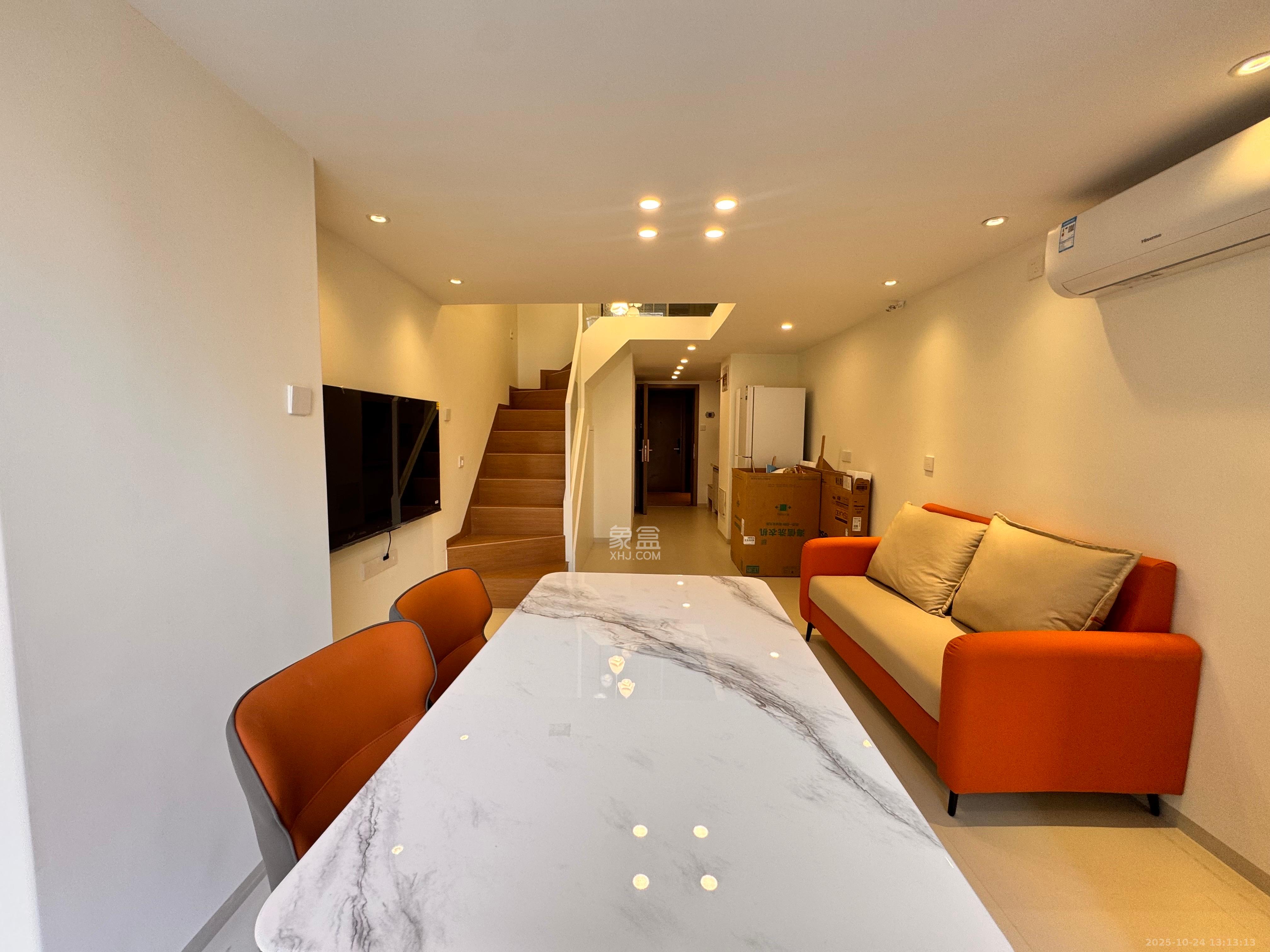 时代MOMA云PARK  1室1厅1卫    2600.0元/月 时代MOMA云PARK  1室1厅1卫    2600.0元/月室内图