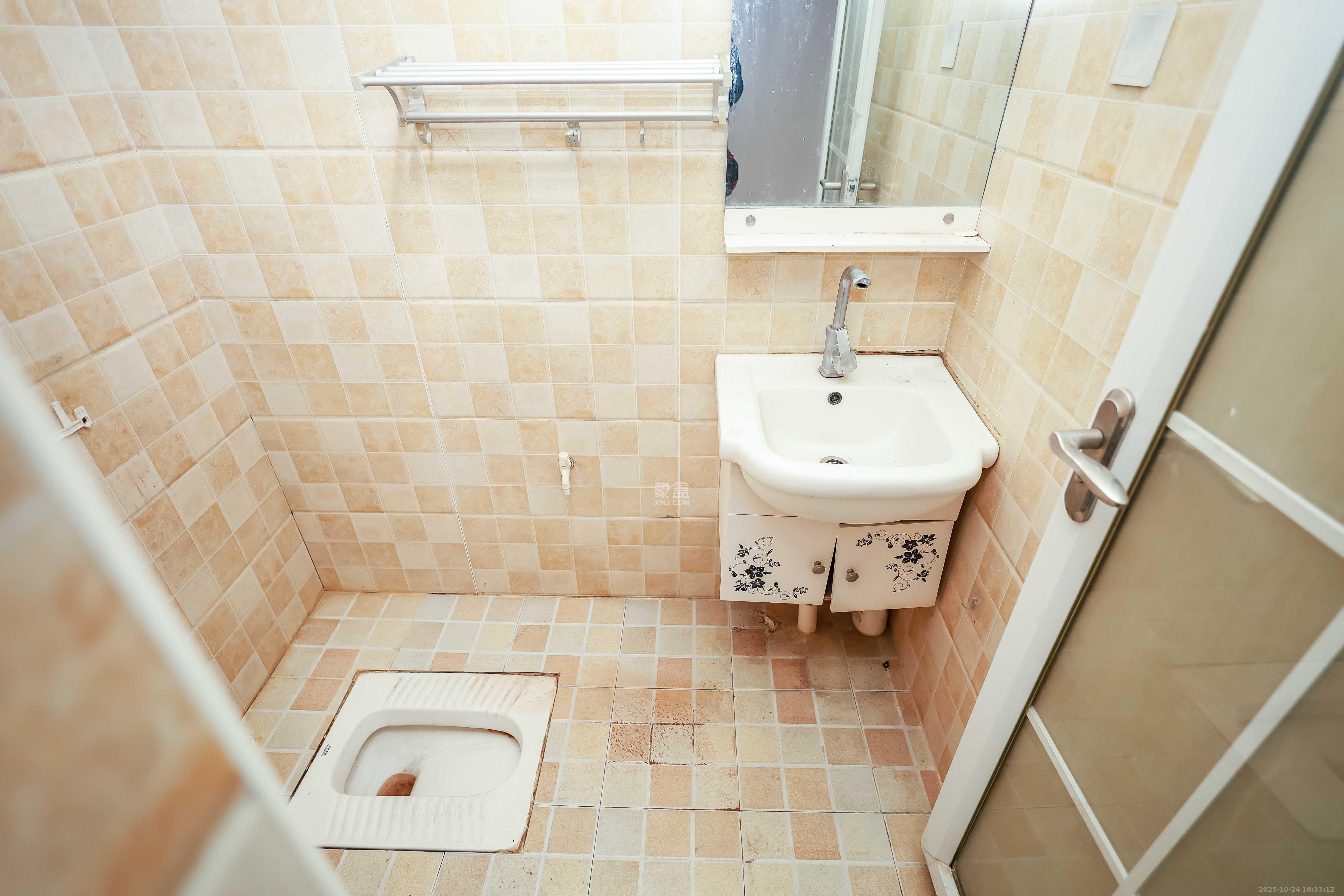 潇湘奥林匹克花园 4室2厅2卫 120.0万 潇湘奥林匹克花园 4室2厅2卫 120.0万卫生间