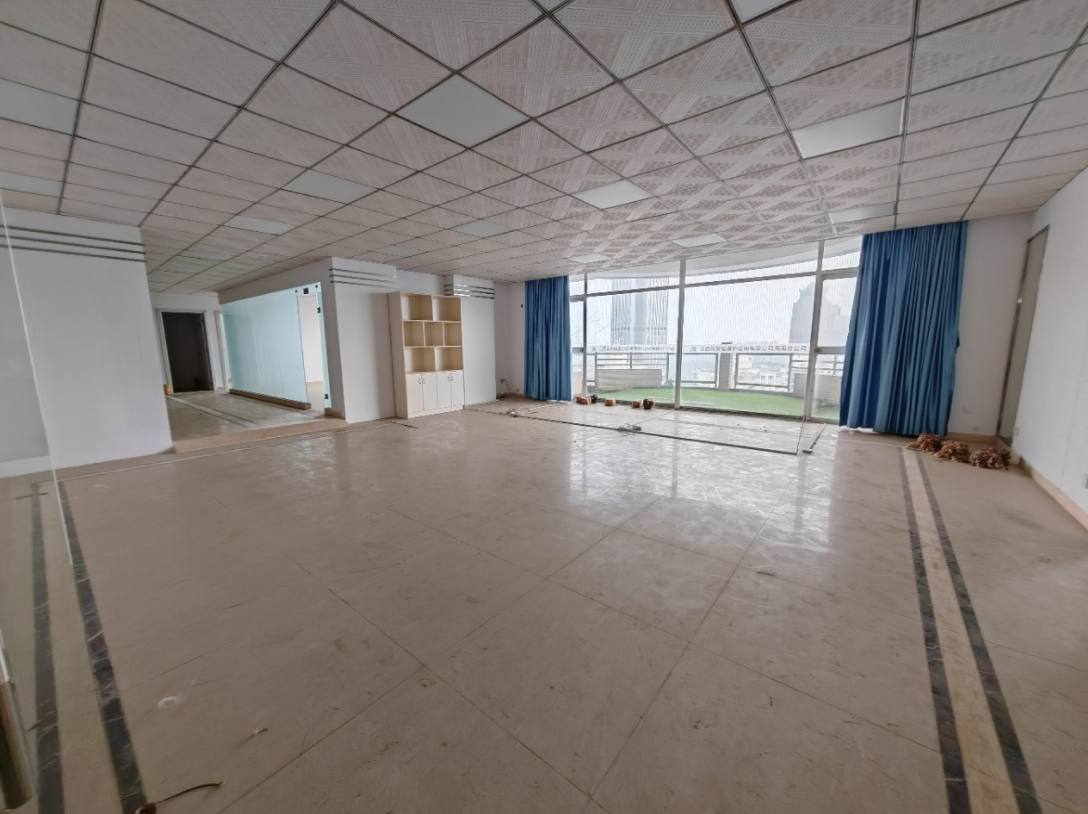 半山花园 10室2厅3卫 20000.0元/月 半山花园 10室2厅3卫 20000.0元/月室内图