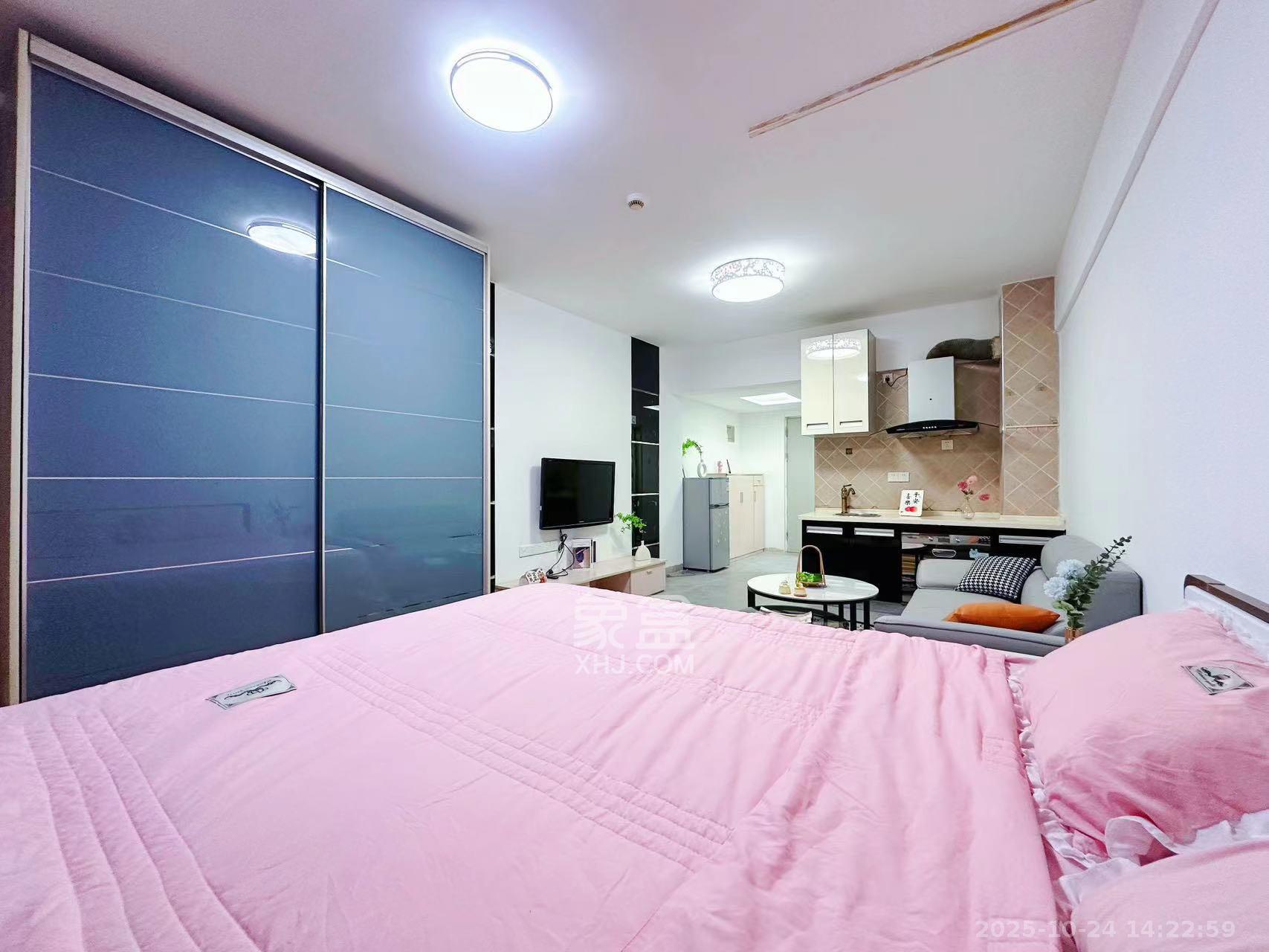 三万英尺  1室1厅1卫    2000.0元/月 三万英尺  1室1厅1卫    2000.0元/月室内图