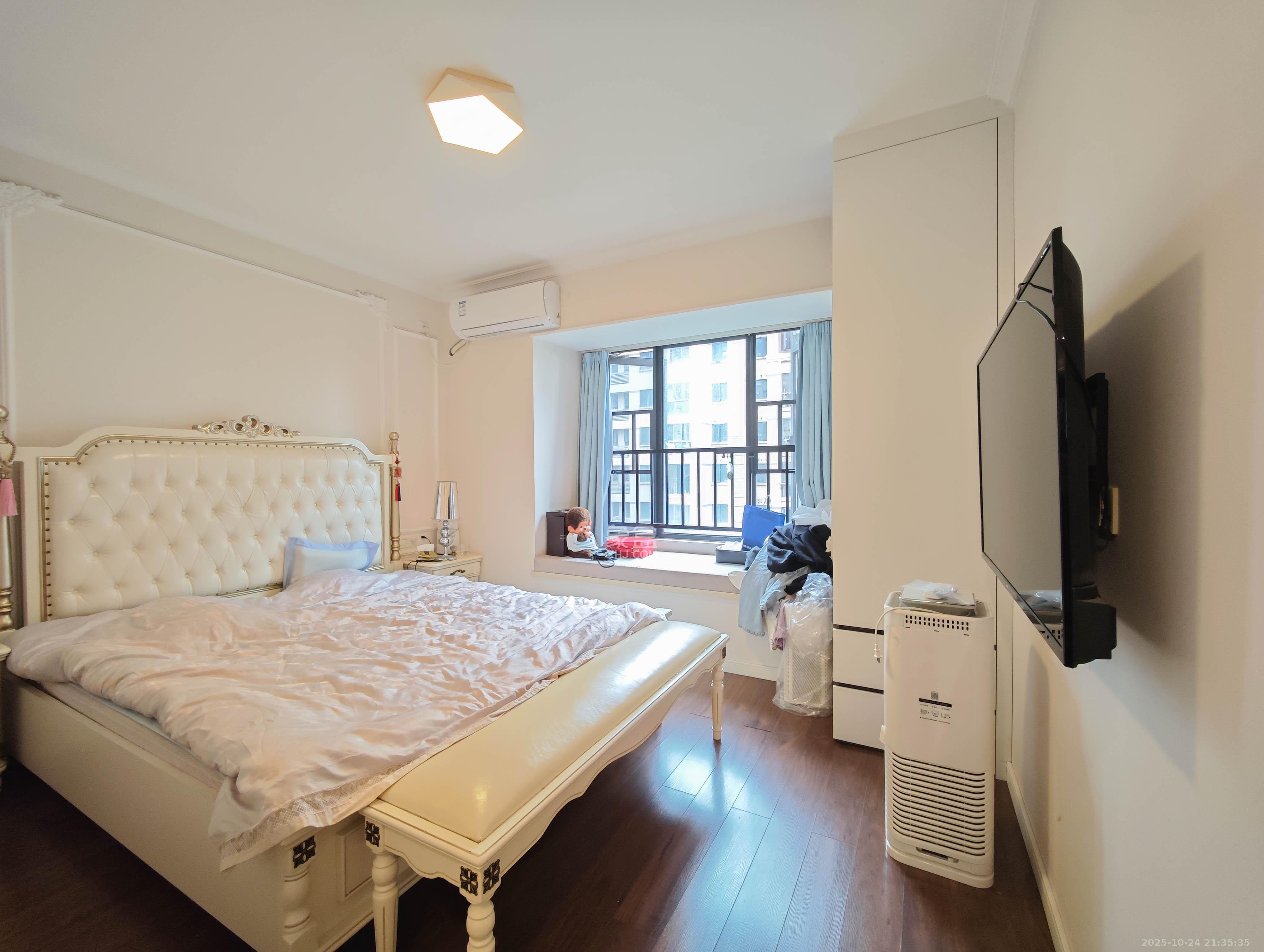 万科魅力之城观澜里 4室2厅2卫 210.0万 万科魅力之城观澜里 4室2厅2卫 210.0万卧室