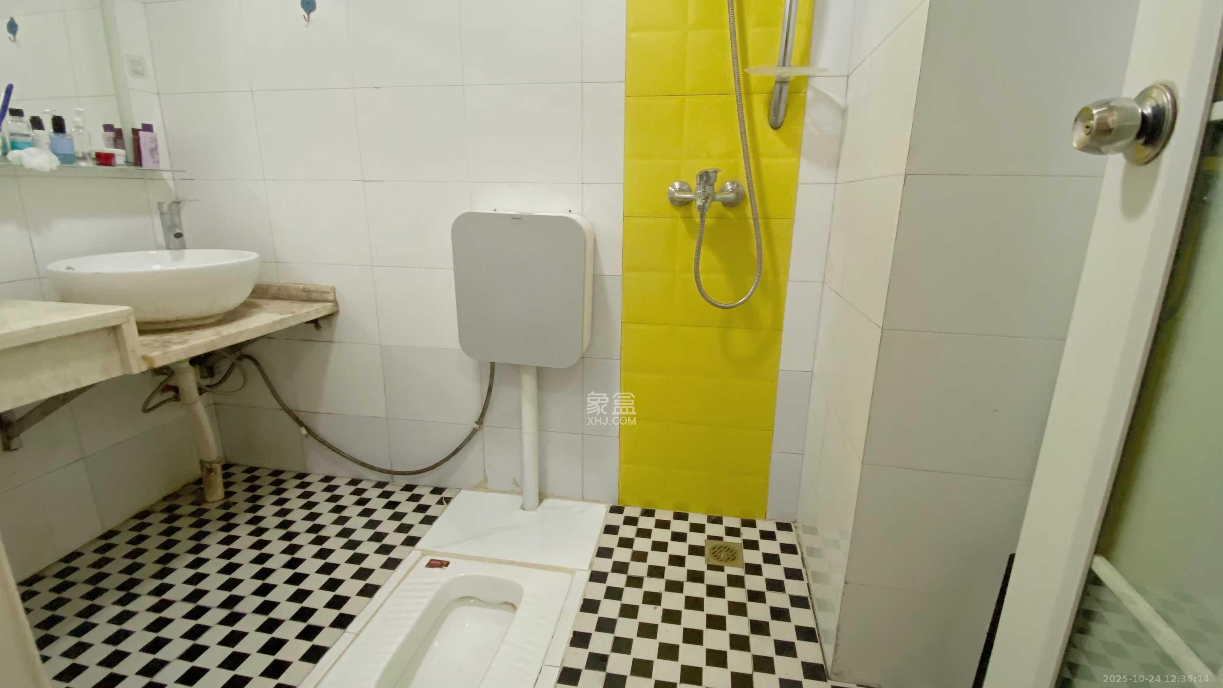 欧园  2室1厅1卫    2200.0元/月室内图