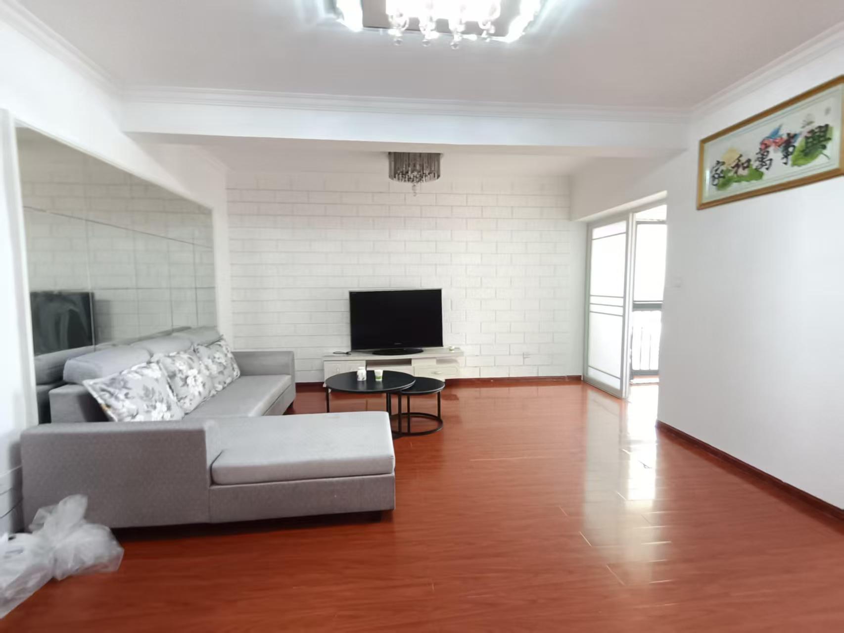 M国际  2室1厅1卫    1300.0元/月