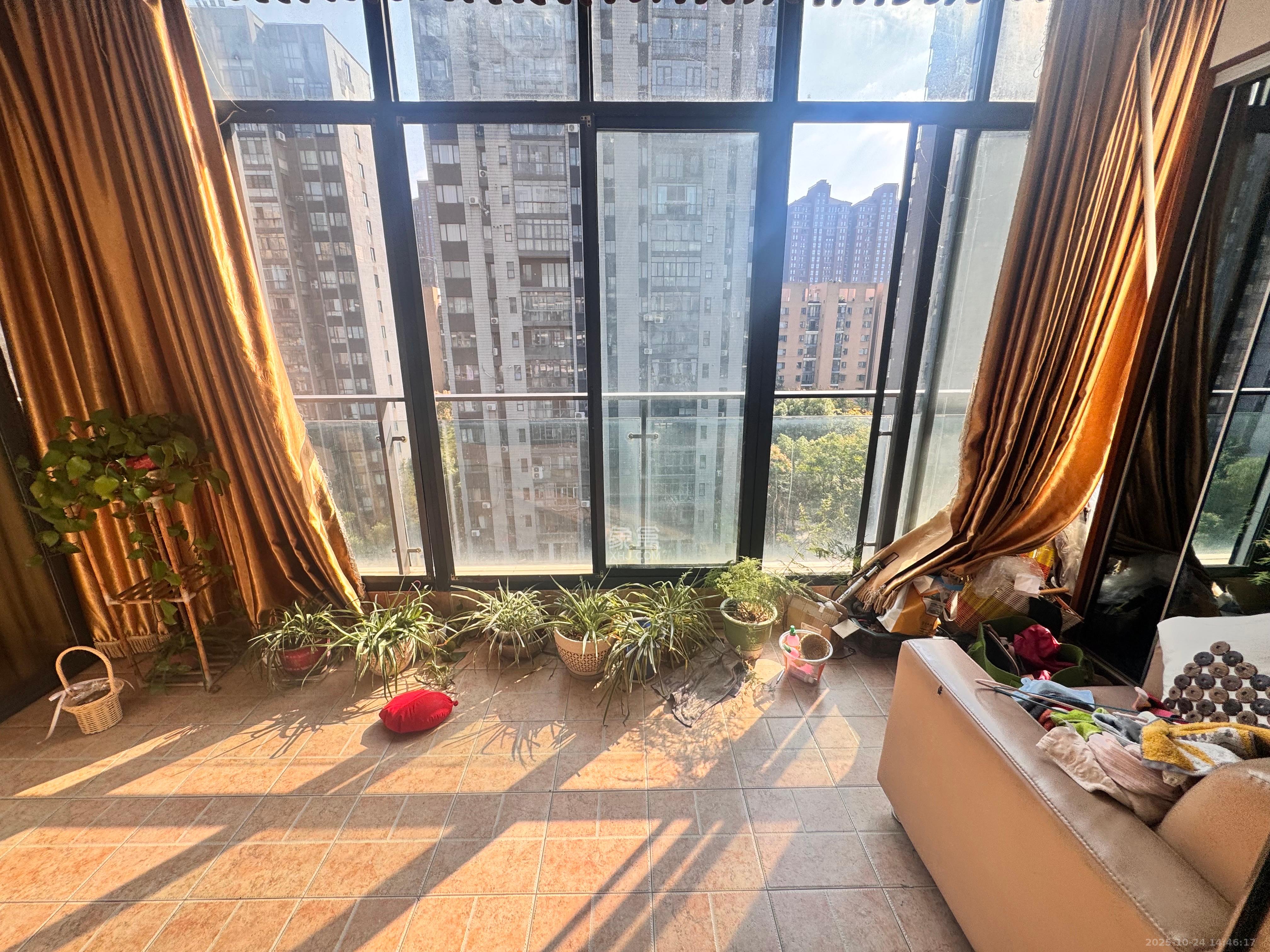 茂华国际湘  4室2厅2卫    5000.0元/月 茂华国际湘  4室2厅2卫    5000.0元/月室内图