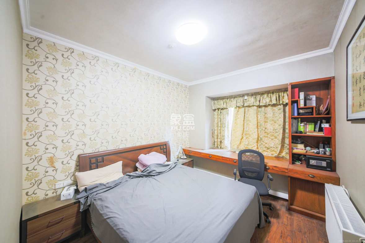 奥林匹克花园  4室2厅3卫    200.0万 奥林匹克花园  4室2厅3卫    200.0万卧室