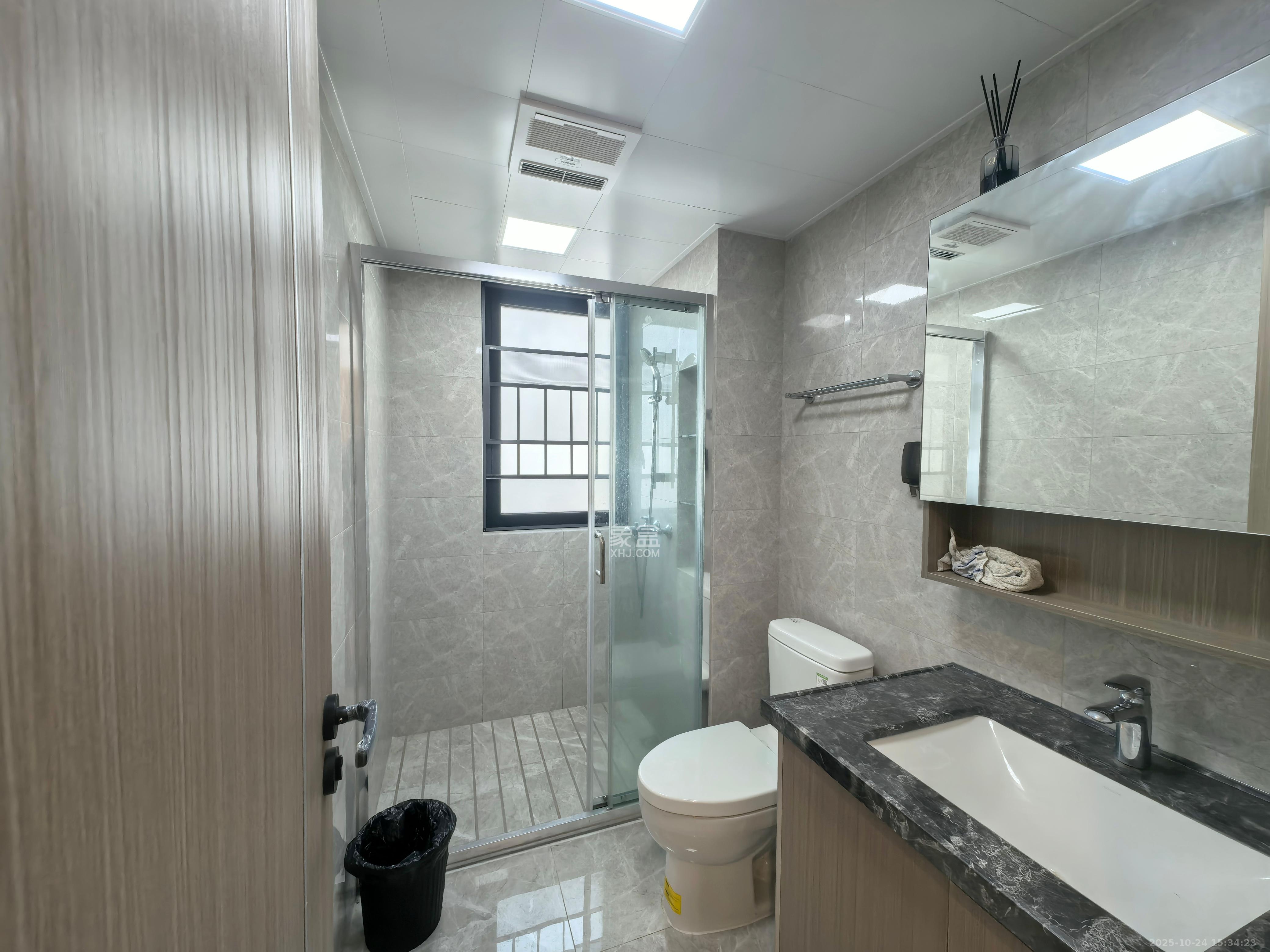 中海麓山境北区 4室2厅2卫 3000.0元/月 中海麓山境北区 4室2厅2卫 3000.0元/月室内图