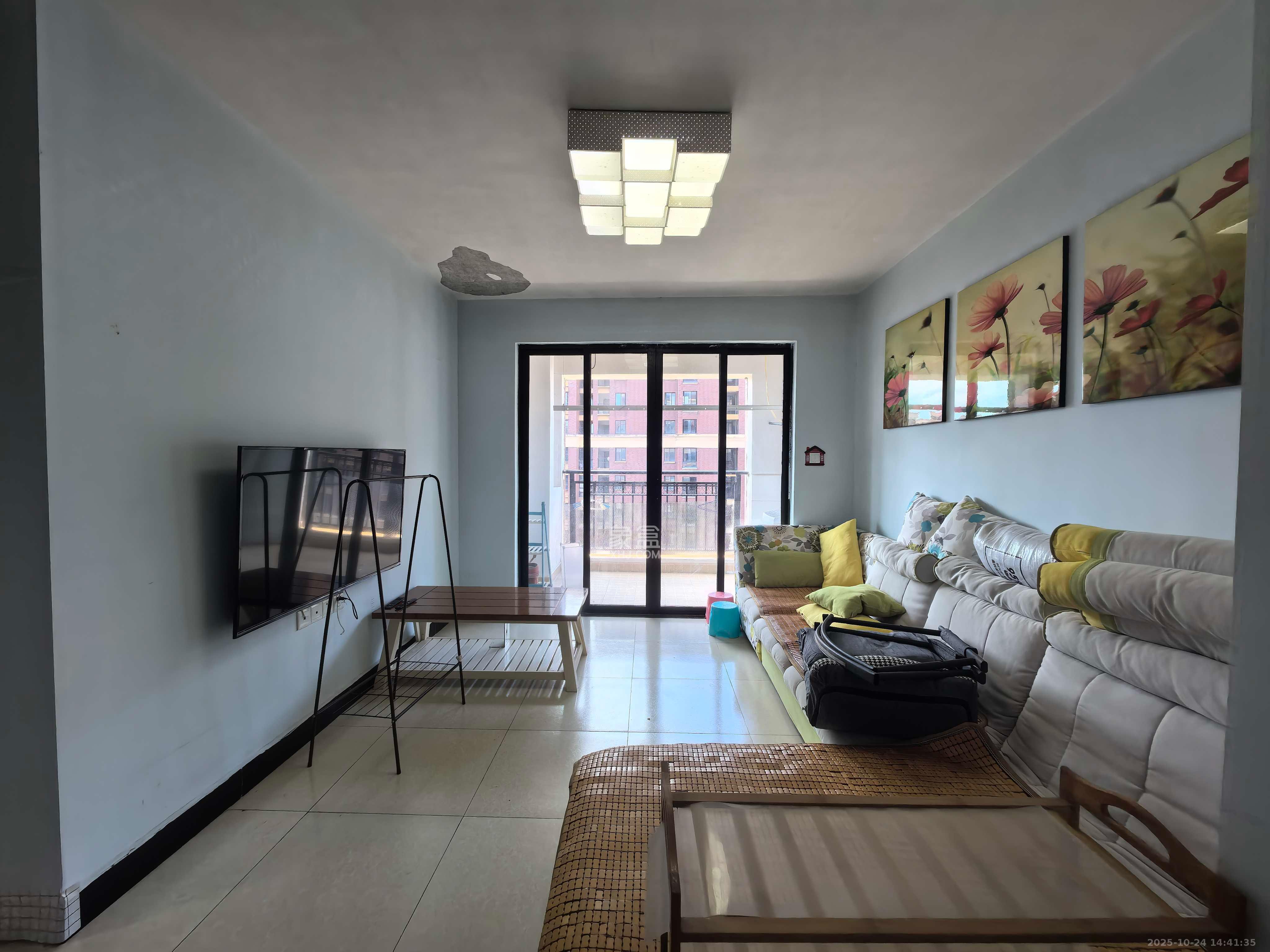 新城国际花都  2室2厅1卫    1600.0元/月室内图