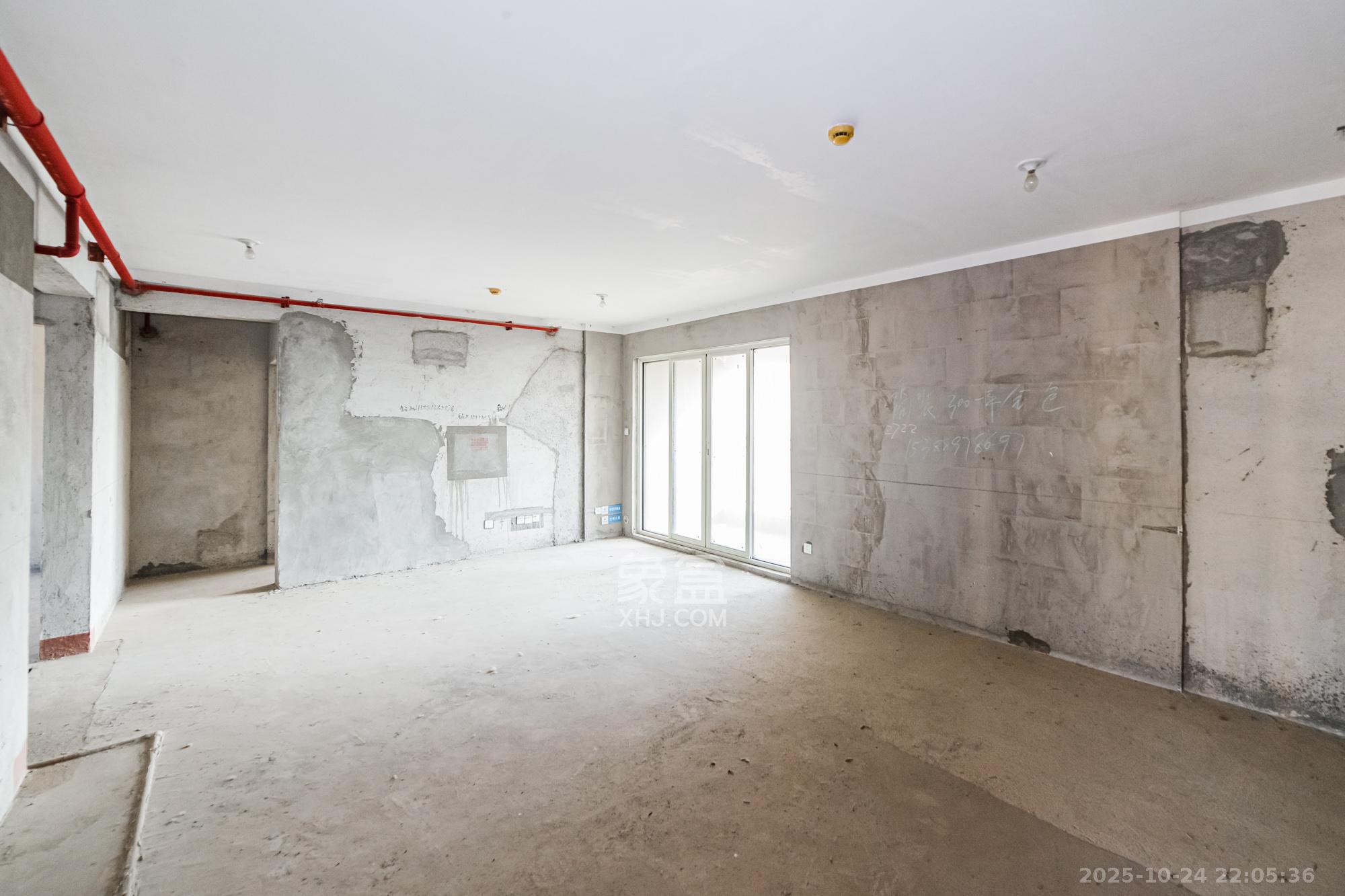 北辰三角洲E7区  3室2厅2卫    158.0万客厅