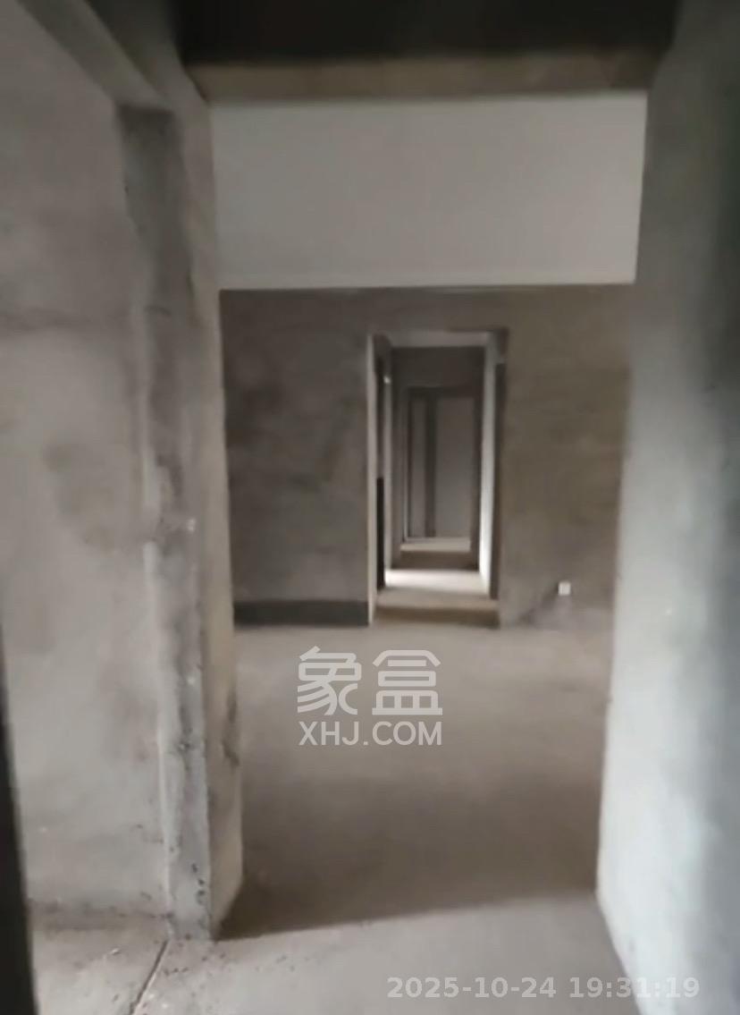 丽发新城  4室2厅2卫    1800.0元/月 丽发新城  4室2厅2卫    1800.0元/月