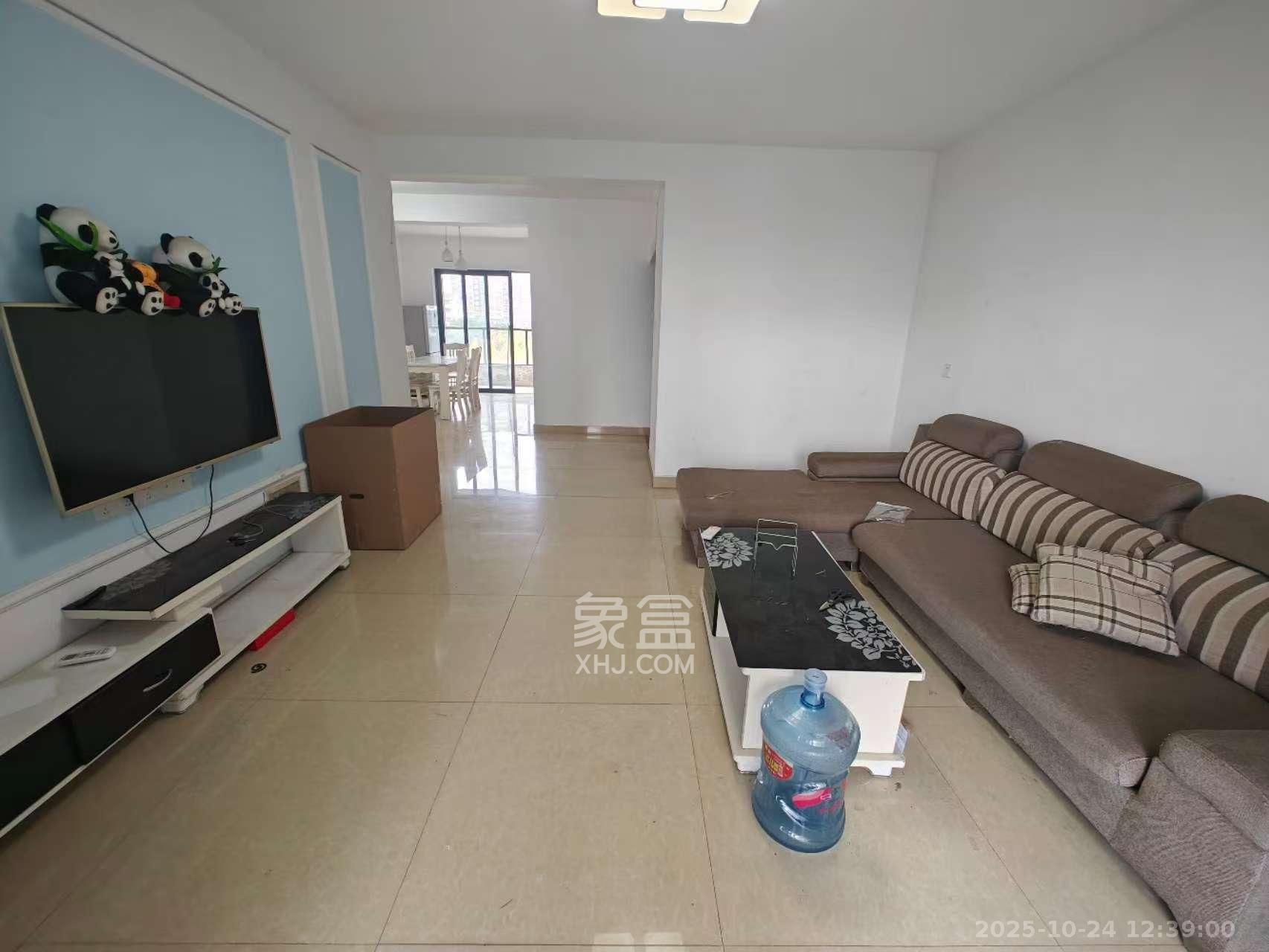 西子花苑  3室2厅1卫    3200.0元/月室内图