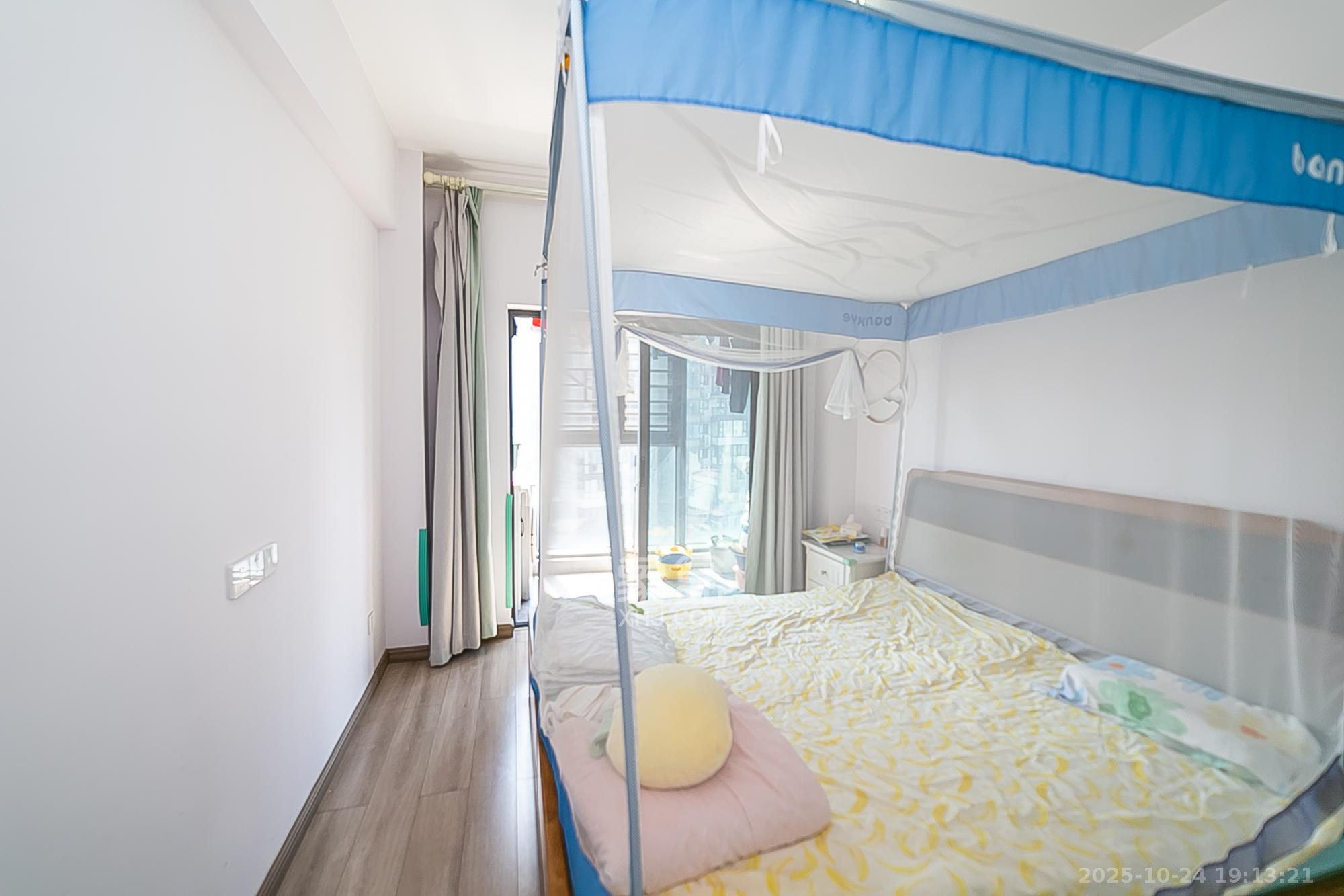 华银南苑融域  3室2厅1卫    103.8万 华银南苑融域  3室2厅1卫    103.8万卧室