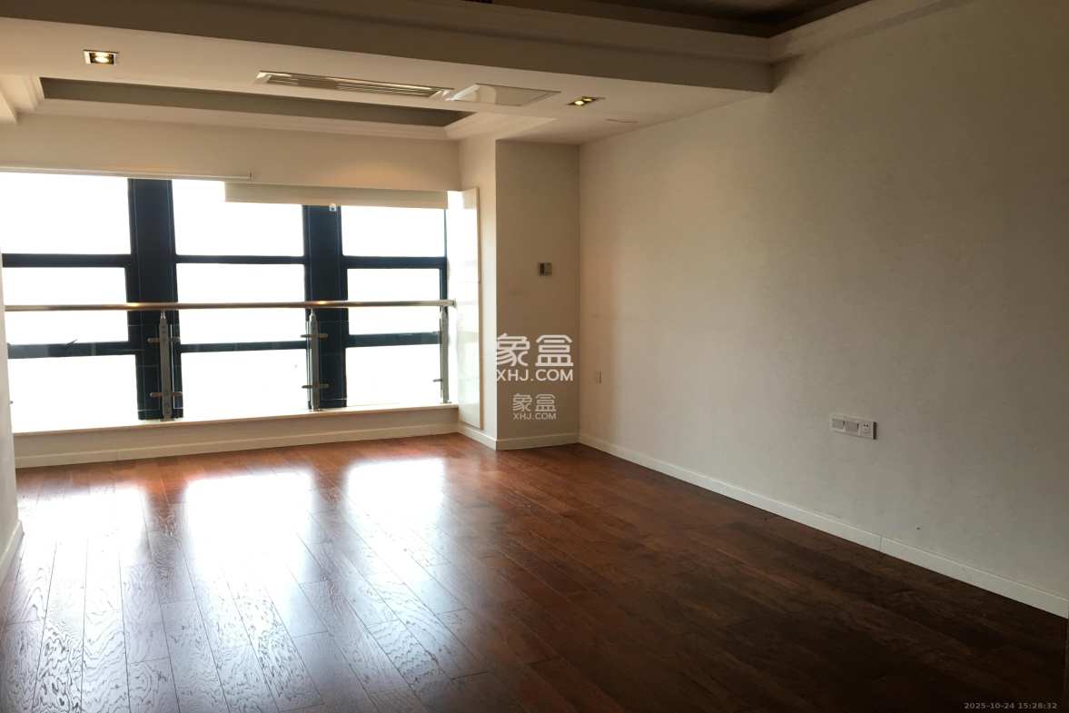 壹号公馆  1室1厅1卫    3000.0元/月 壹号公馆  1室1厅1卫    3000.0元/月室内图