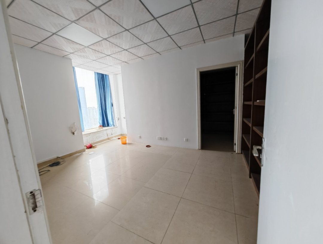 半山花园 10室2厅3卫 20000.0元/月 半山花园 10室2厅3卫 20000.0元/月室内图