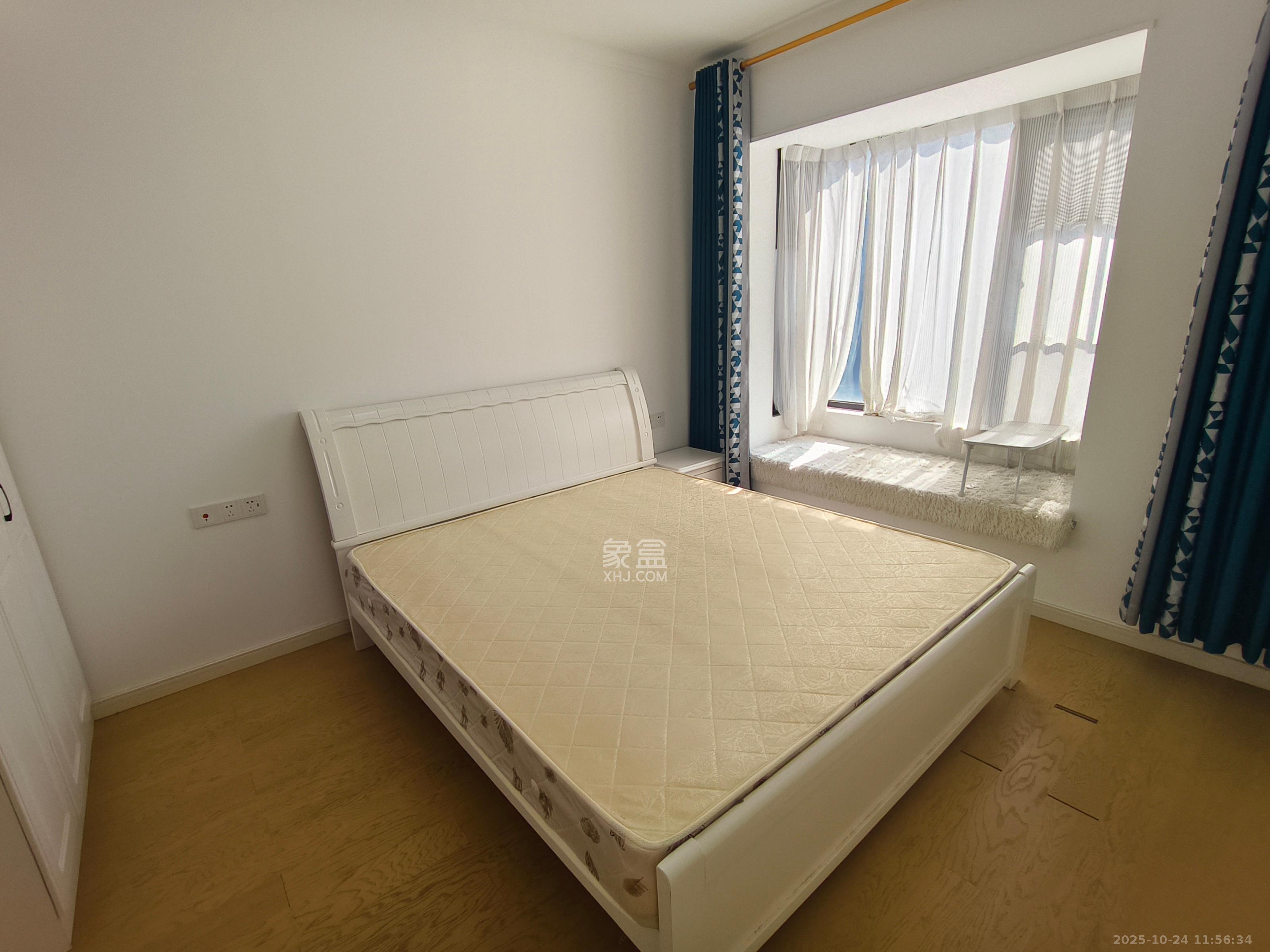 万科金色梦想C区  3室2厅2卫    2700.0元/月室内图