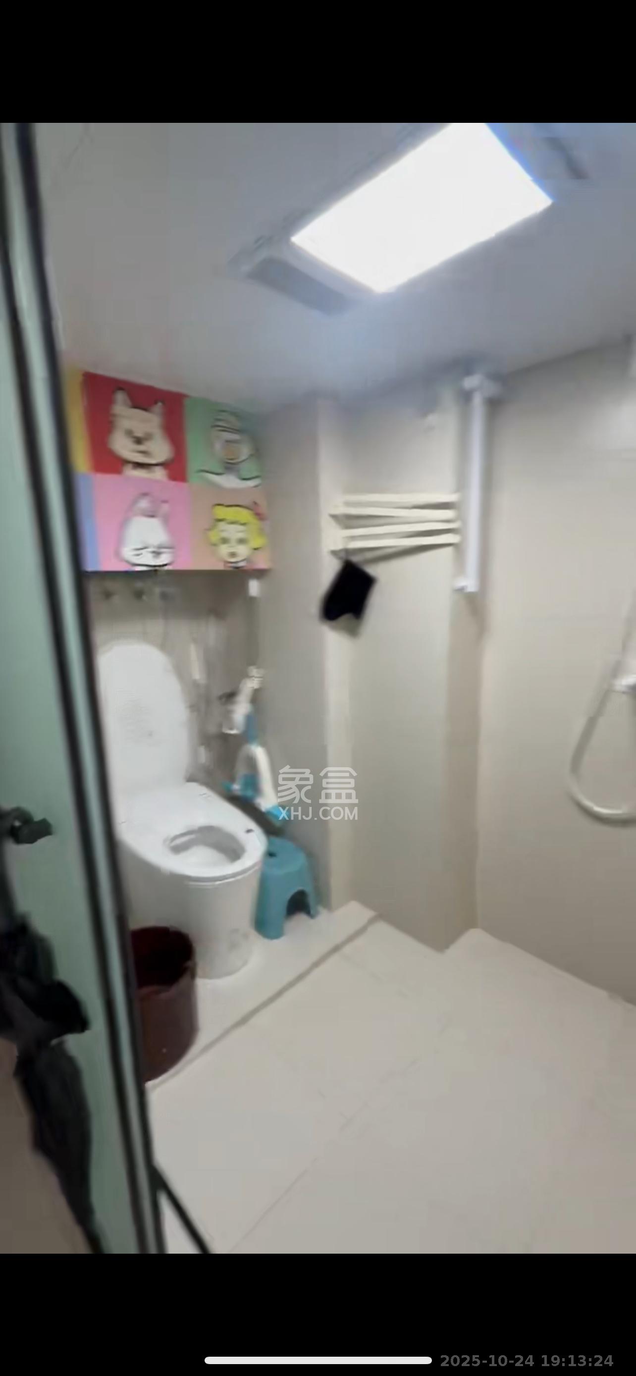 卓越江岸  1室1厅1卫    2300.0元/月室内图