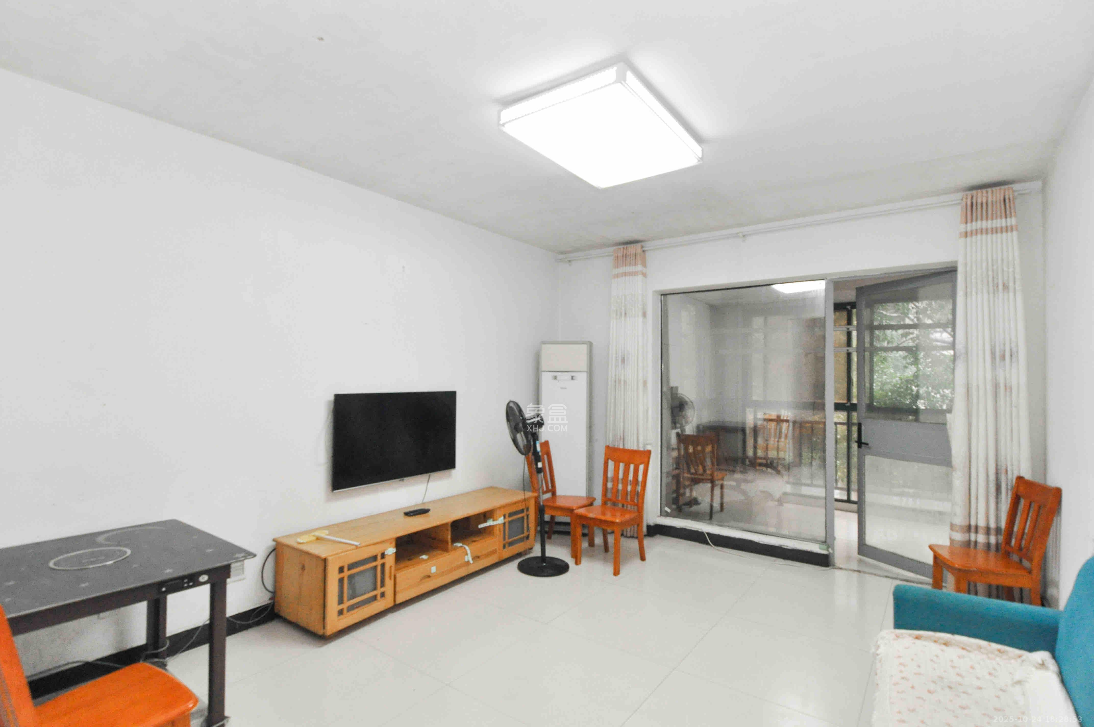 共和世家  2室2厅2卫    2500.0元/月 共和世家  2室2厅2卫    2500.0元/月