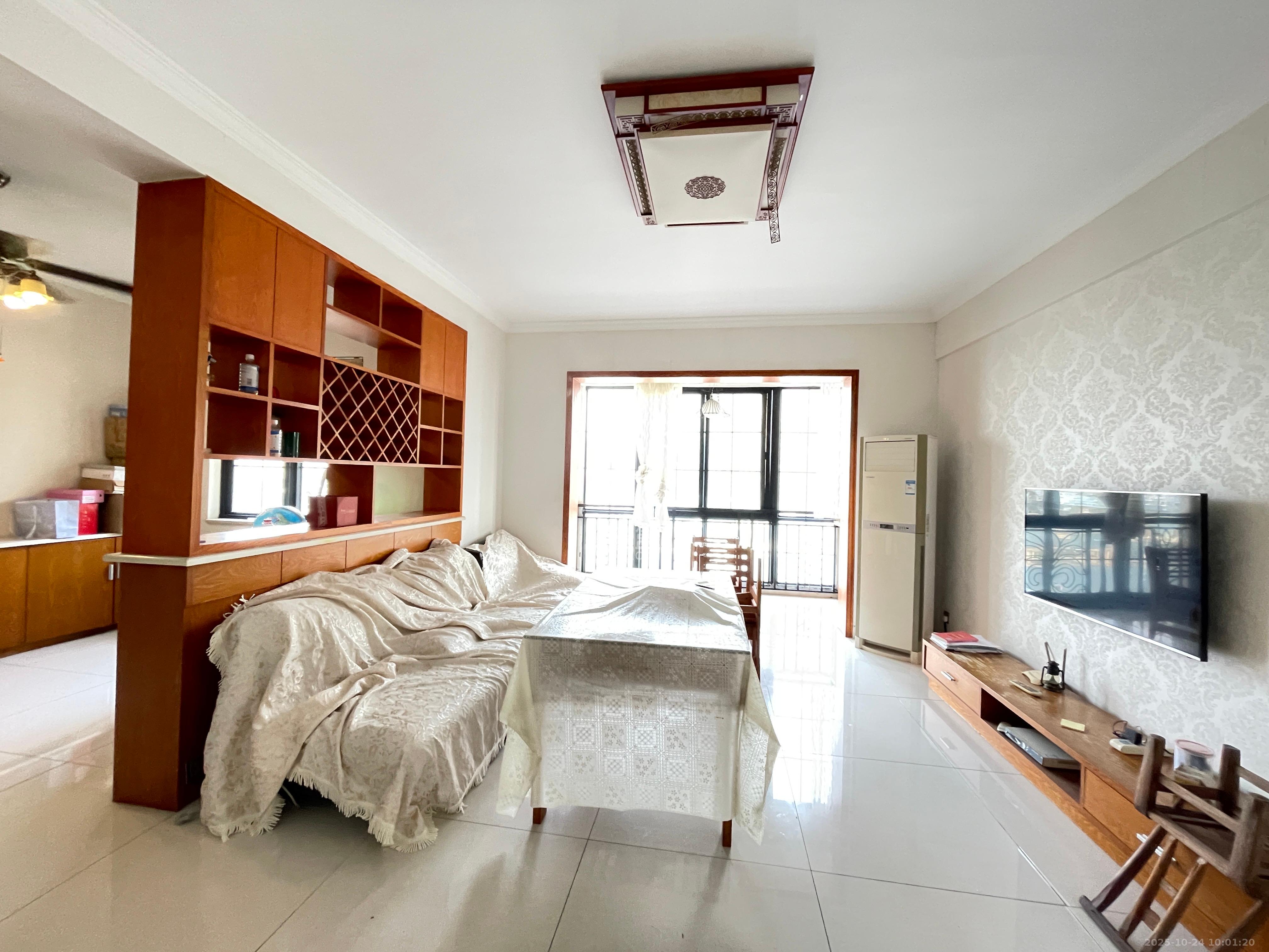 沁园春御院  3室2厅2卫    2800.0元/月 沁园春御院  3室2厅2卫    2800.0元/月室内图