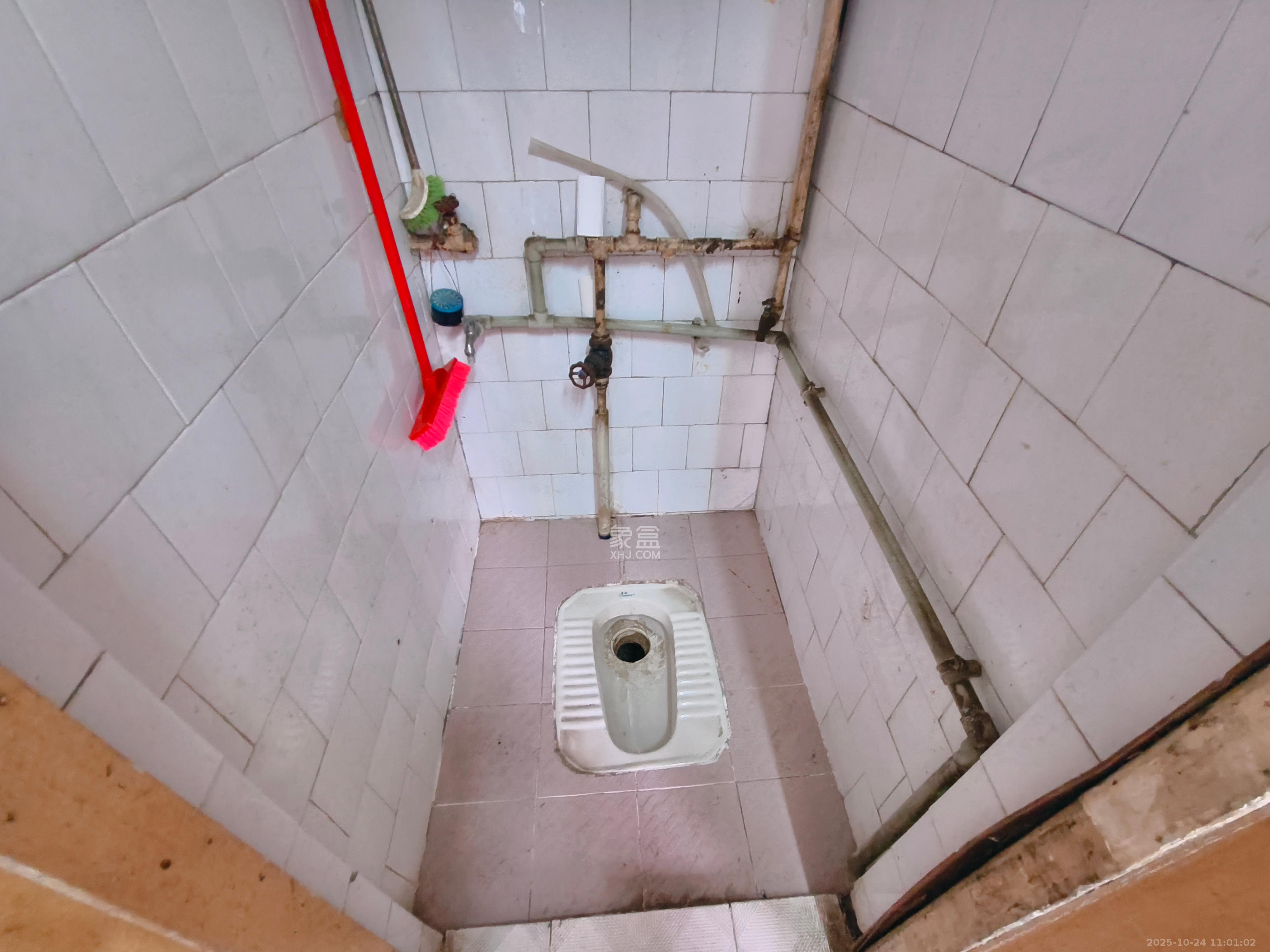 妹子山社区(曙光社区)  2室1厅1卫    800.0元/月 妹子山社区(曙光社区)  2室1厅1卫    800.0元/月室内图