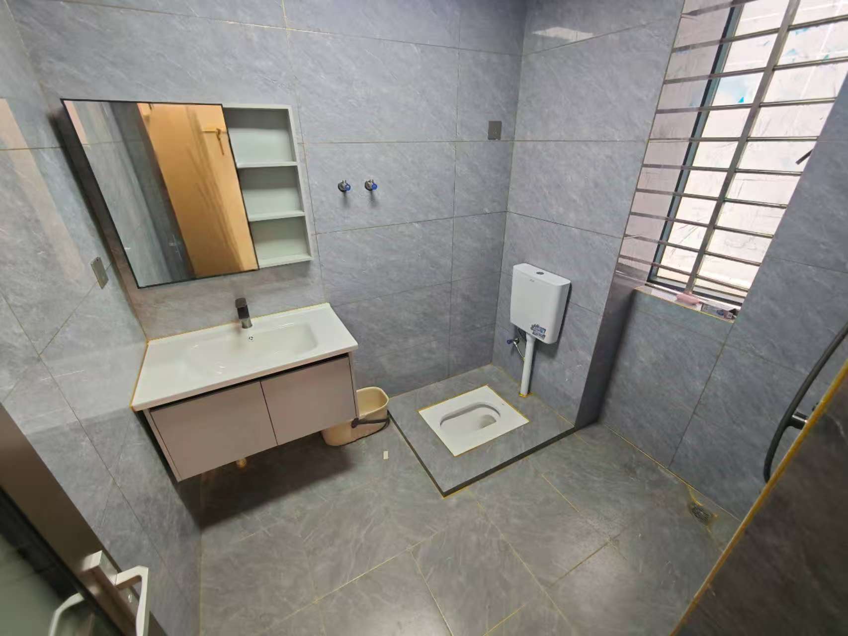 滨江新城  2室1厅1卫    1800.0元/月室内图