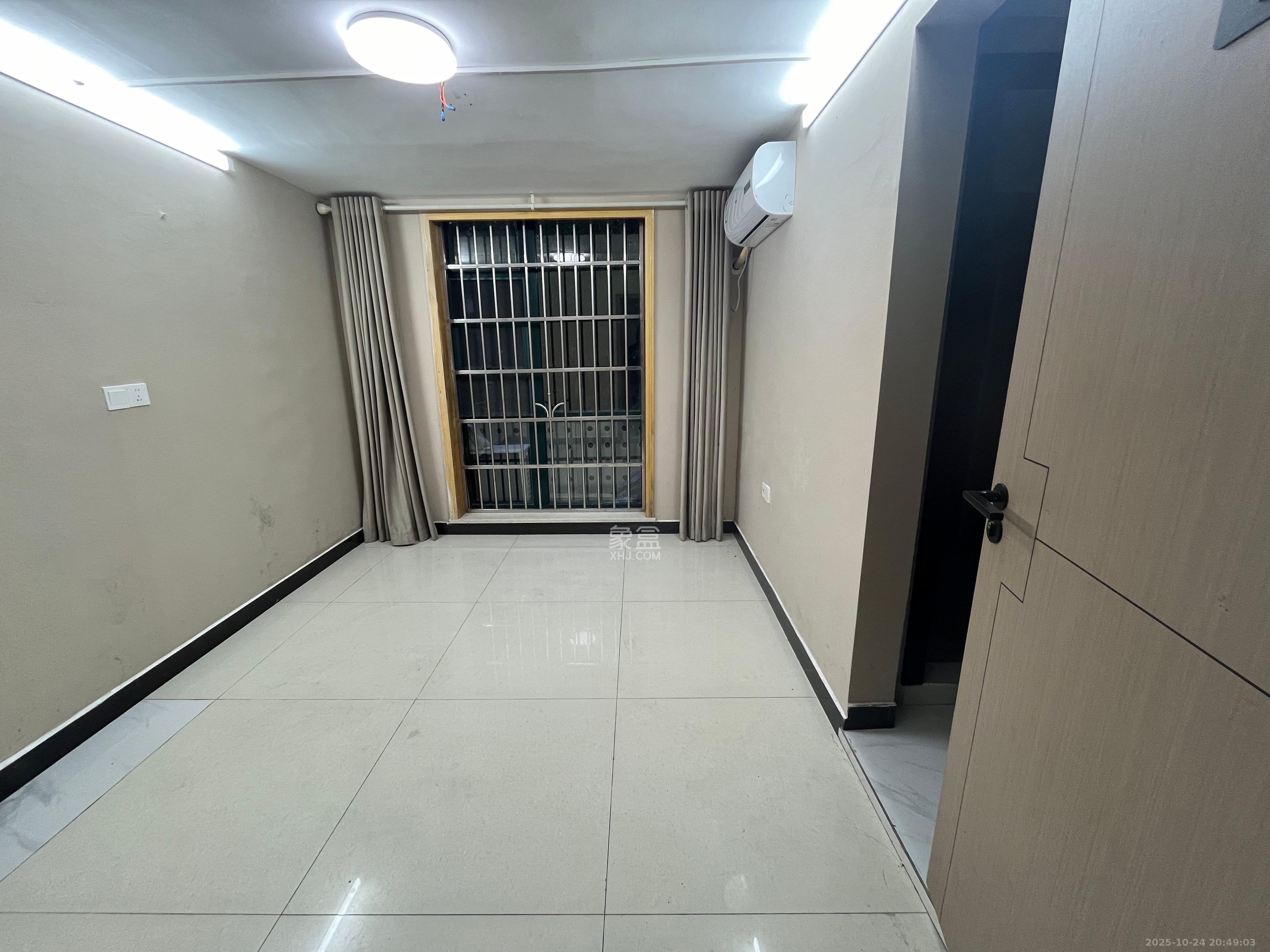 凯乐湘园  10室1厅1卫    5500.0元/月 凯乐湘园  10室1厅1卫    5500.0元/月室内图