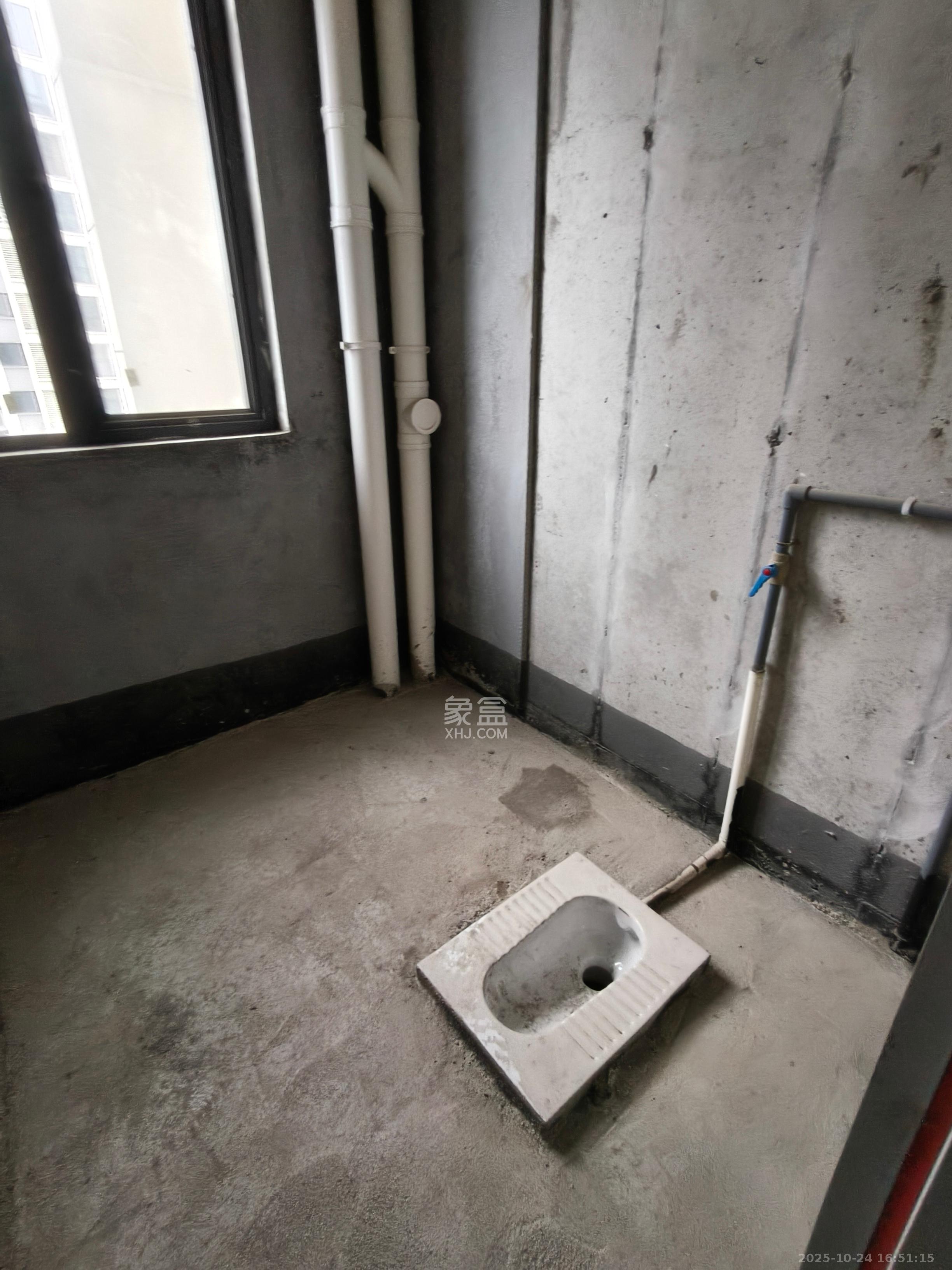 和景家园二期  3室2厅2卫    1100.0元/月 和景家园二期  3室2厅2卫    1100.0元/月室内图