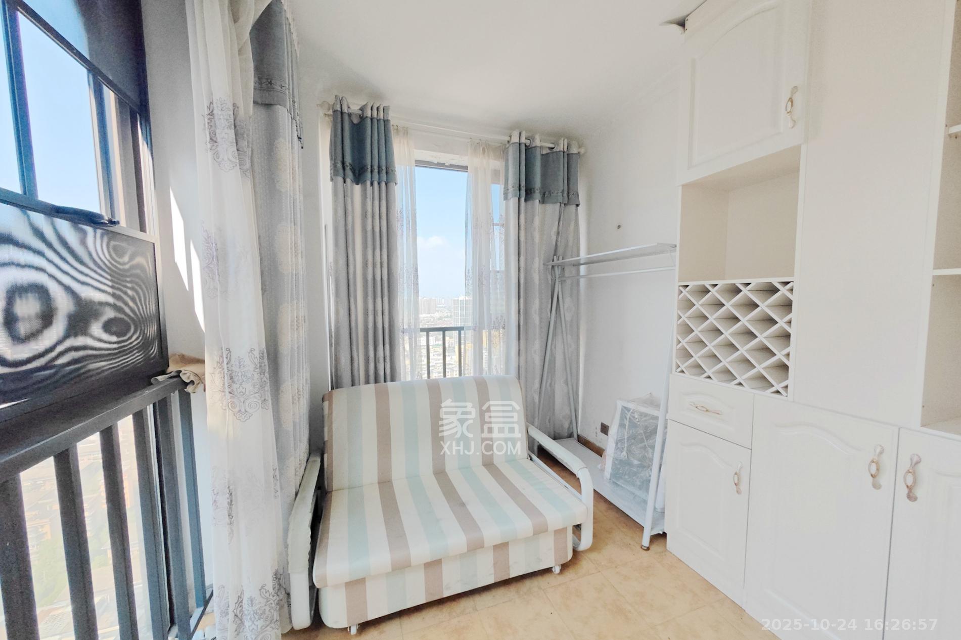 佳天瑞宁花园 1室2厅1卫 35.0万 佳天瑞宁花园 1室2厅1卫 35.0万阳台