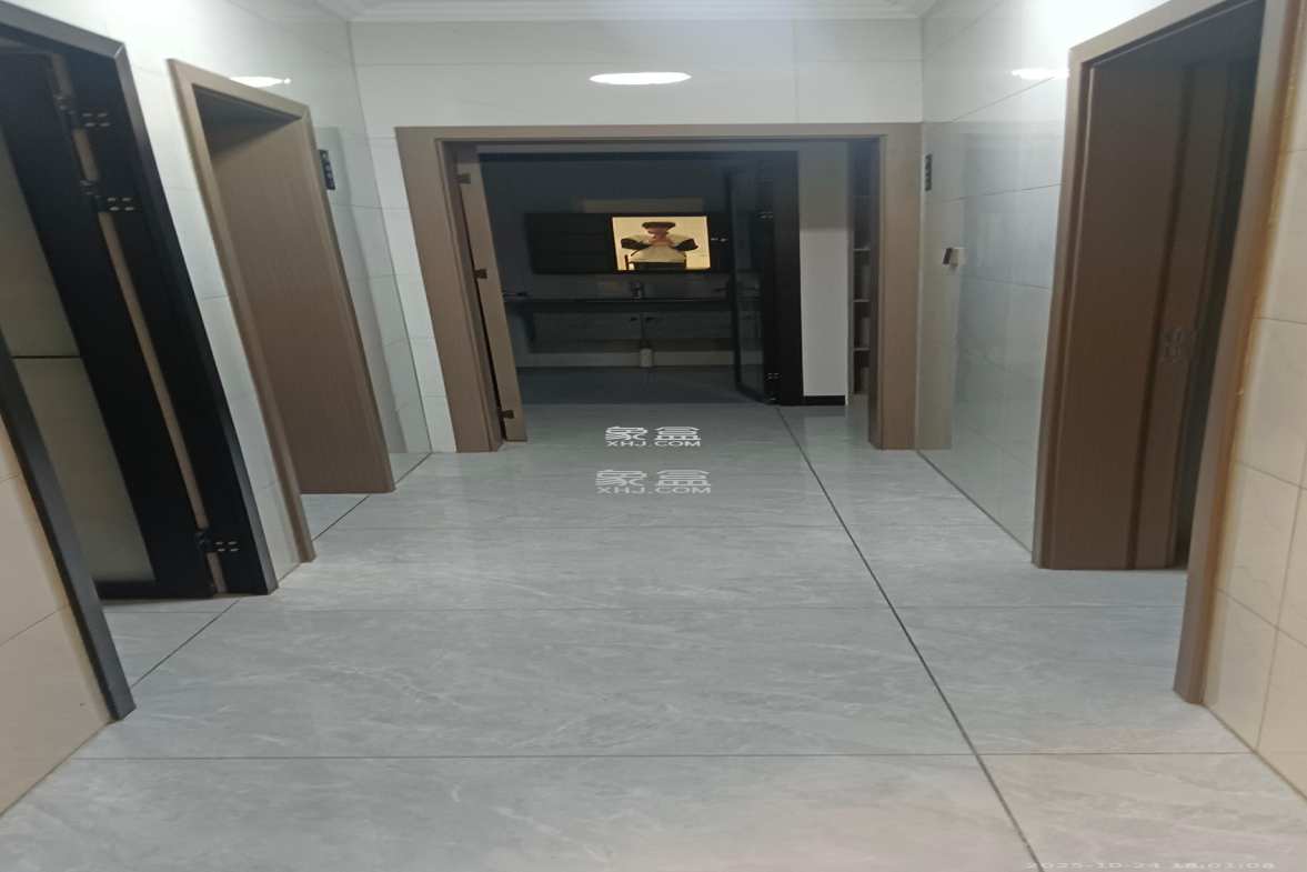 和润园三期 3室2厅2卫 2700.0元/月 和润园三期 3室2厅2卫 2700.0元/月室内图